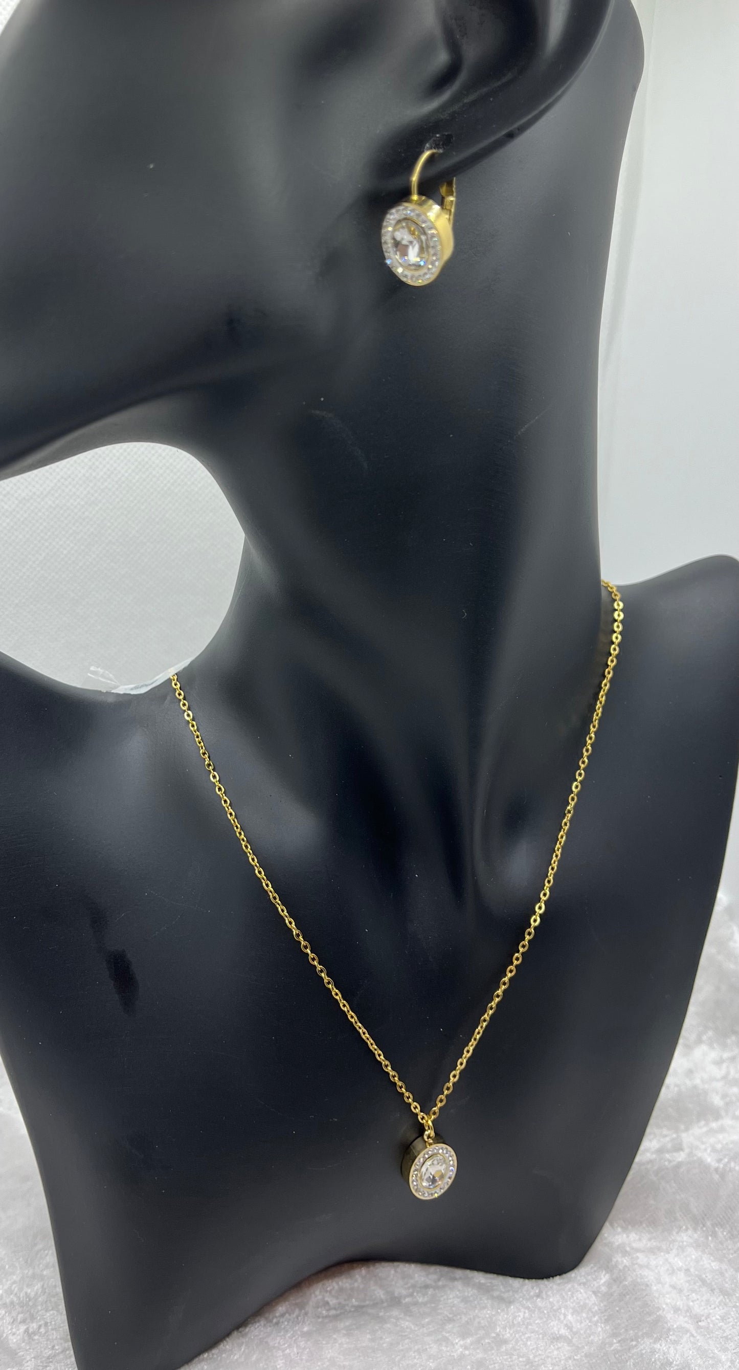 Ensemble Bijoux Femme - Collier chaine fine et Boucle d'oreille avec Pendentif Brillant orné de strass - Acier Inoxydable -Doré