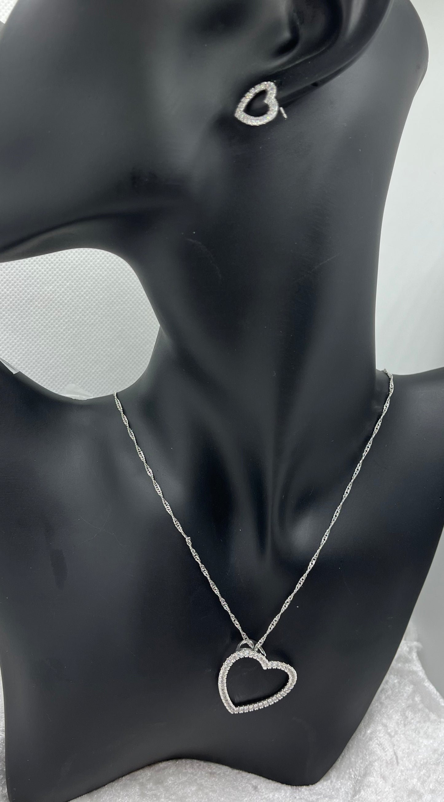 Ensemble Bijoux Femme - Collier chaine fine + Boucles d'oreilles Pendentif Coeur orné de strass brillant - Acier Inoxydable Argenté