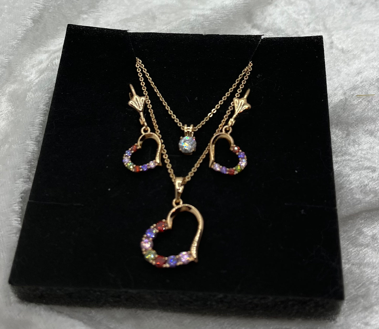Ensemble Bijoux Femme - Collier sur 2 chaines fine avec 1 Brillant et un Coeur ornés de strass de couleurs brillant + boucles d'oreilles Pendentif Coeur - Acier inoxydable Doré