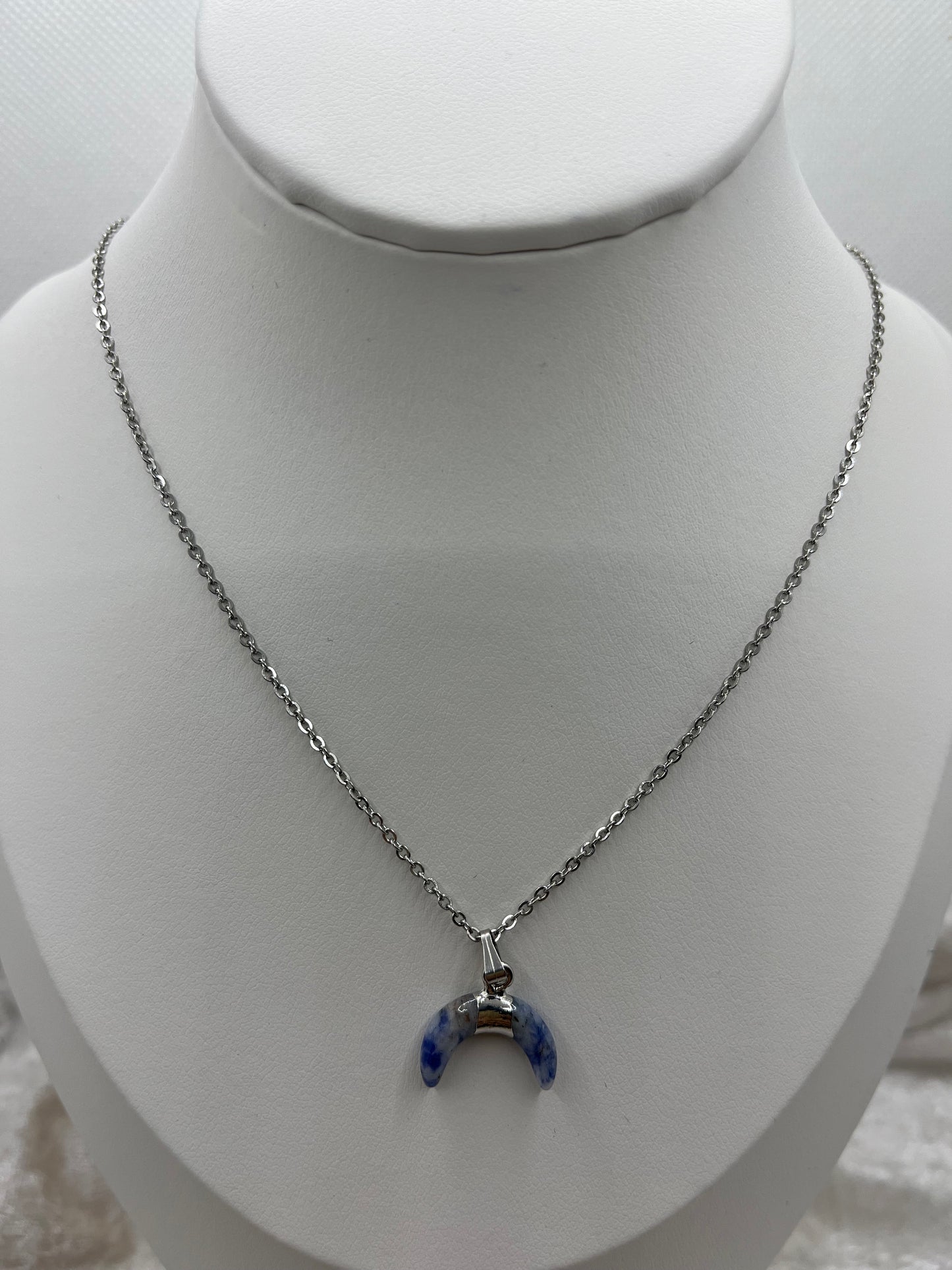 Collier Chaine en Acier inoxydable Argenté - Pendentif Lune en Pierre Naturelle