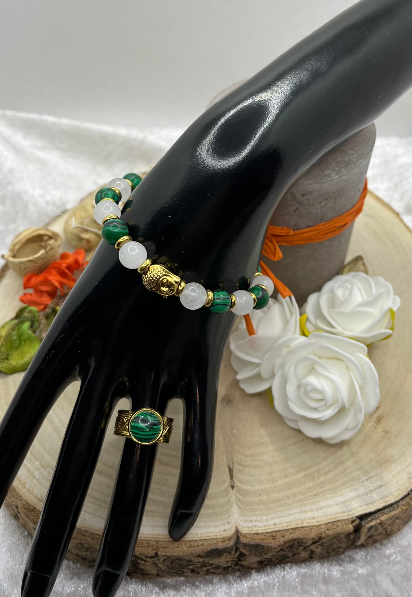 Bracelet Anti Douleurs en Malachite et Pierre de Lune Orné d'un Bouddha en Acier inoxydable Doré - Fait Main