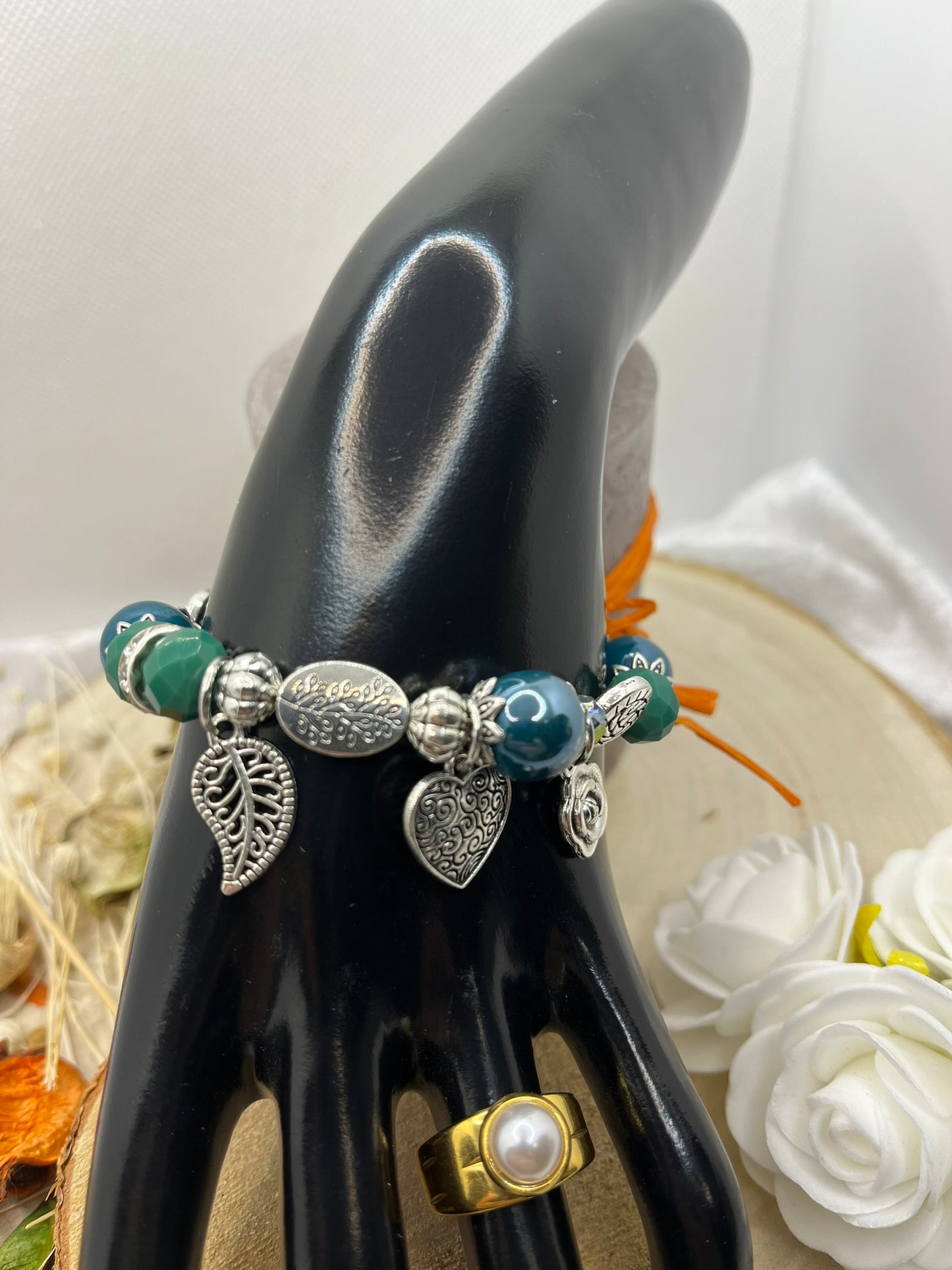 Bracelet fantaisie chic et mode ornés de pendentifs Coeur, Feuille et fleur - acier inoxydable