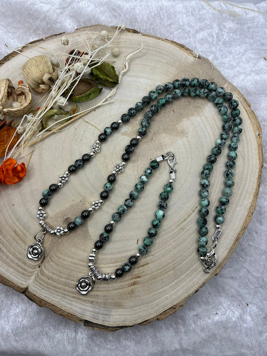 Ensemble Collier + Bracelet en Pierres Naturelles Turquoise Afrique - Orné d'un pendentif Fleur - Fait Main