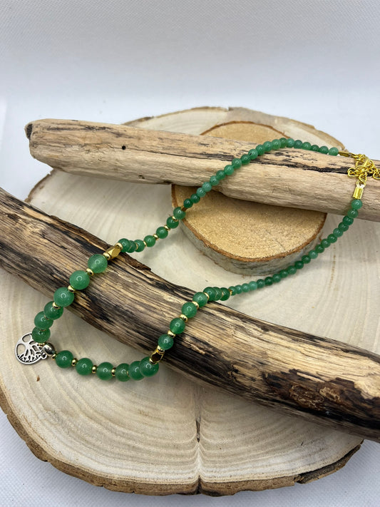 Collier en Pierre Naturelle Aventurine Orné de Perles fantaisie Doré et un Pendentif Arbre de vie Argenté- Fait Main