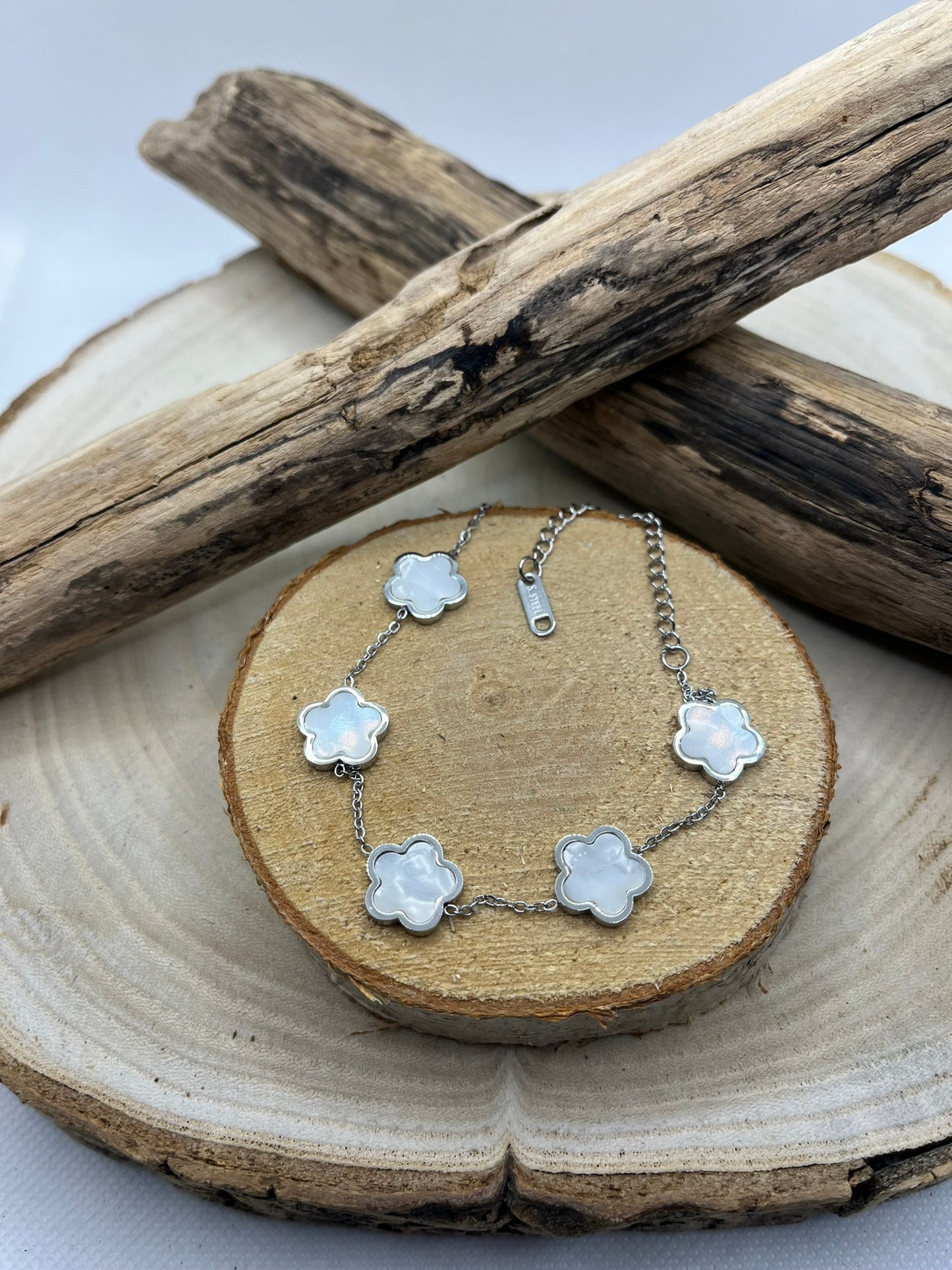 Bracelet chaine fine Petite fleur orné de nacre - Acier Inoxydable - Doré
