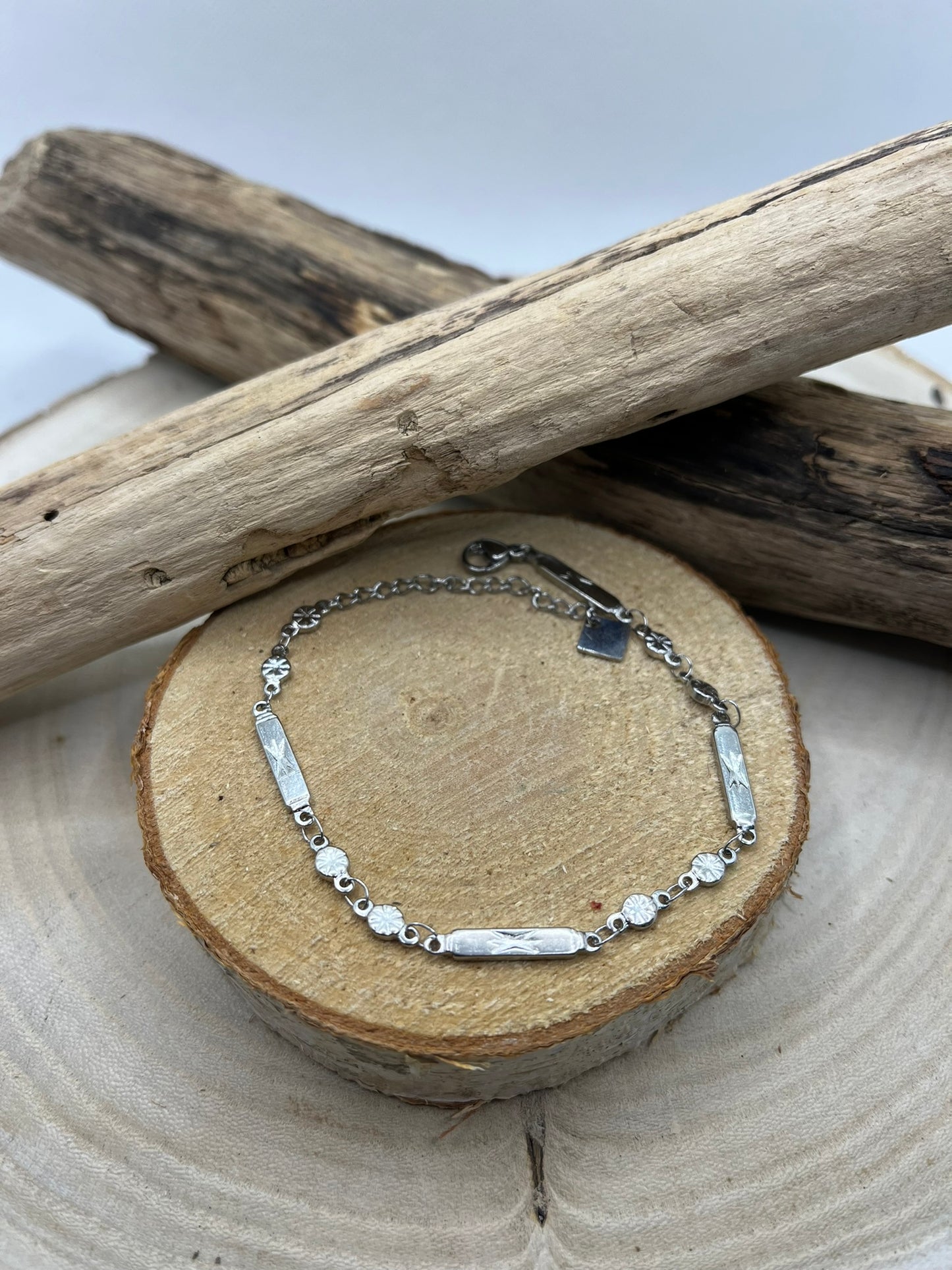 Bracelet chaine stylé très jolie - Acier Inoxydable -Doré ou en Argenté