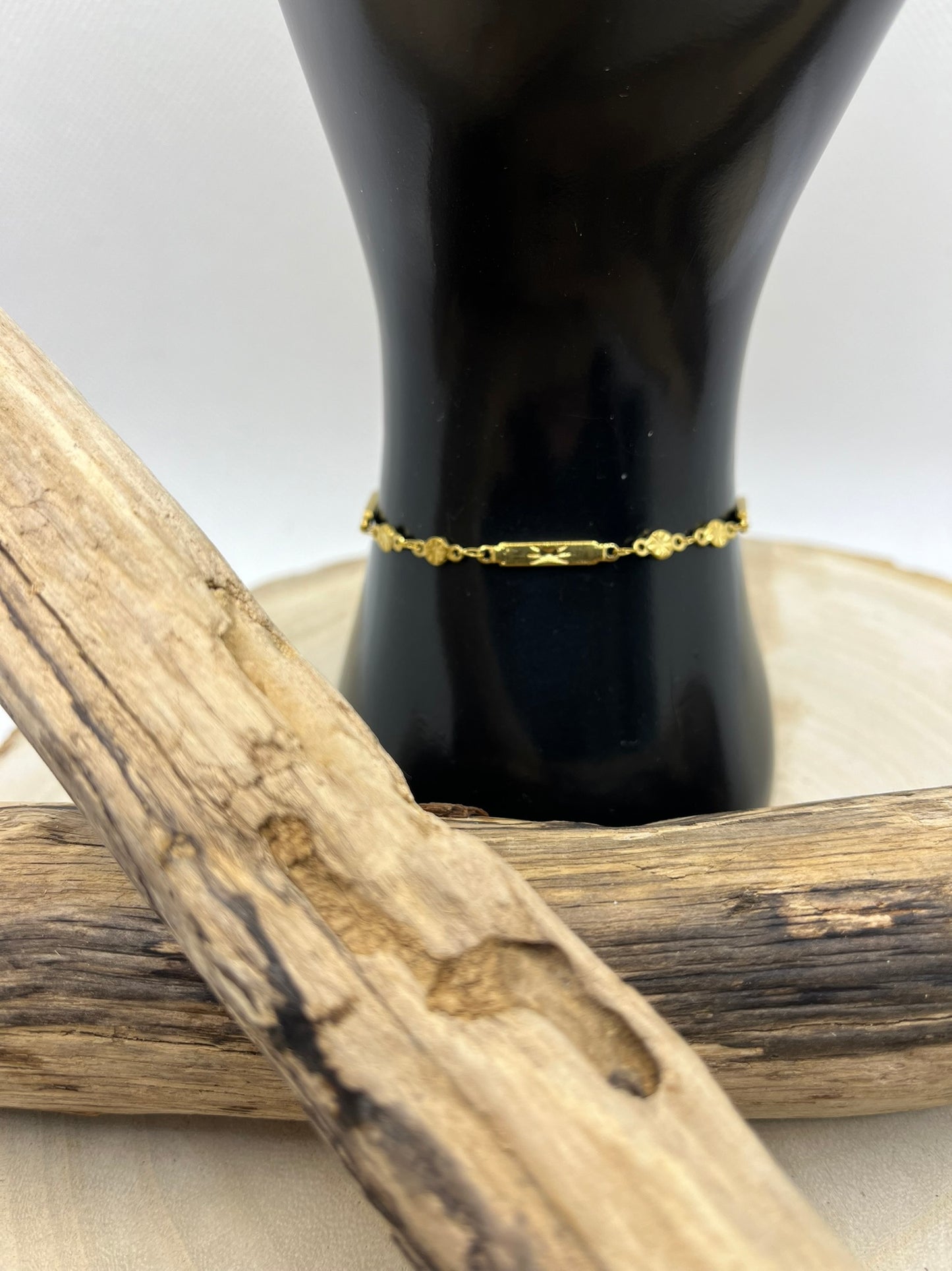 Bracelet chaine stylé très jolie - Acier Inoxydable -Doré ou en Argenté