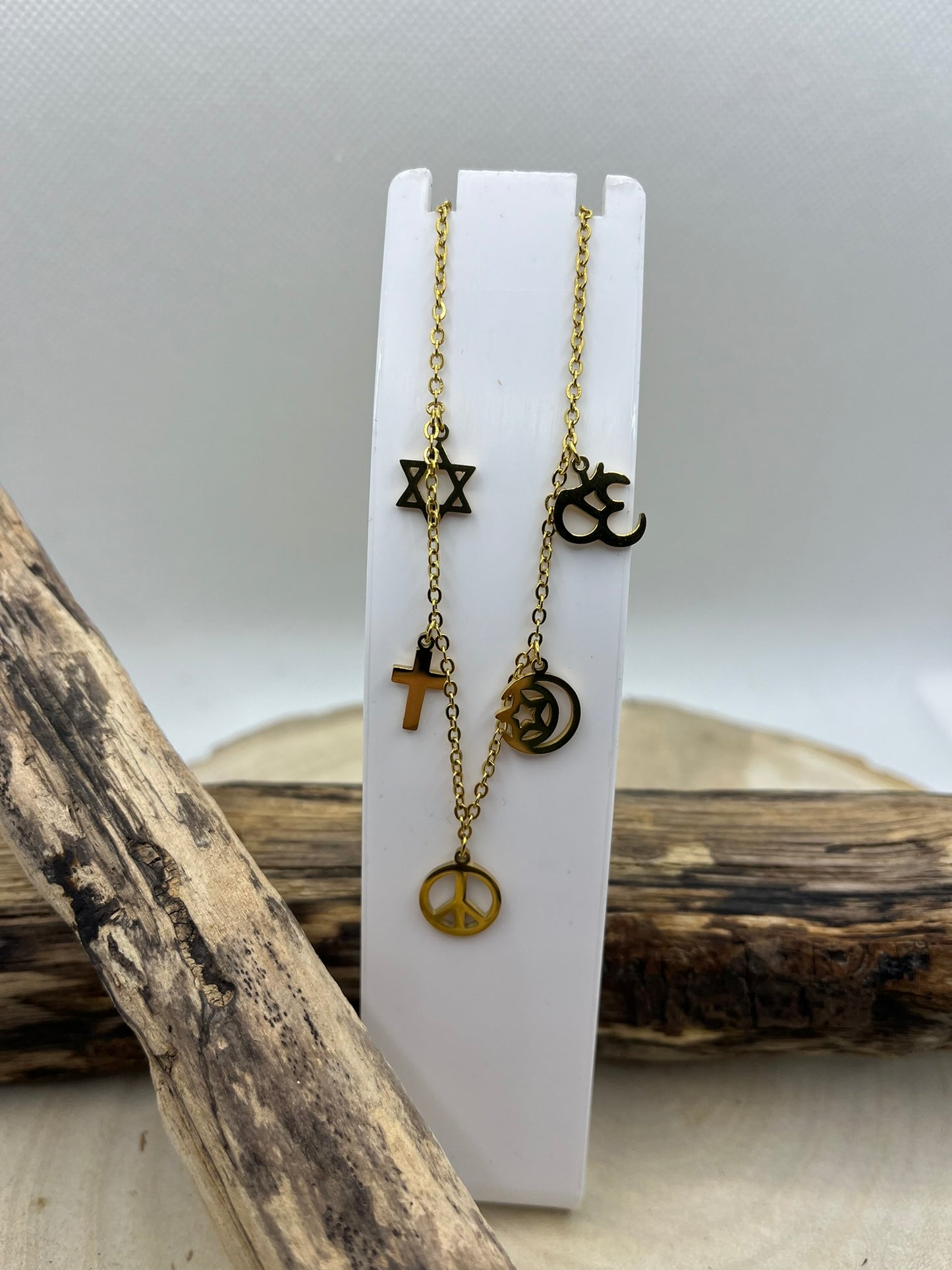 Bracelet Chaine fine Mode et chic 4 Pendentif - Acier inoxydable - Doré
