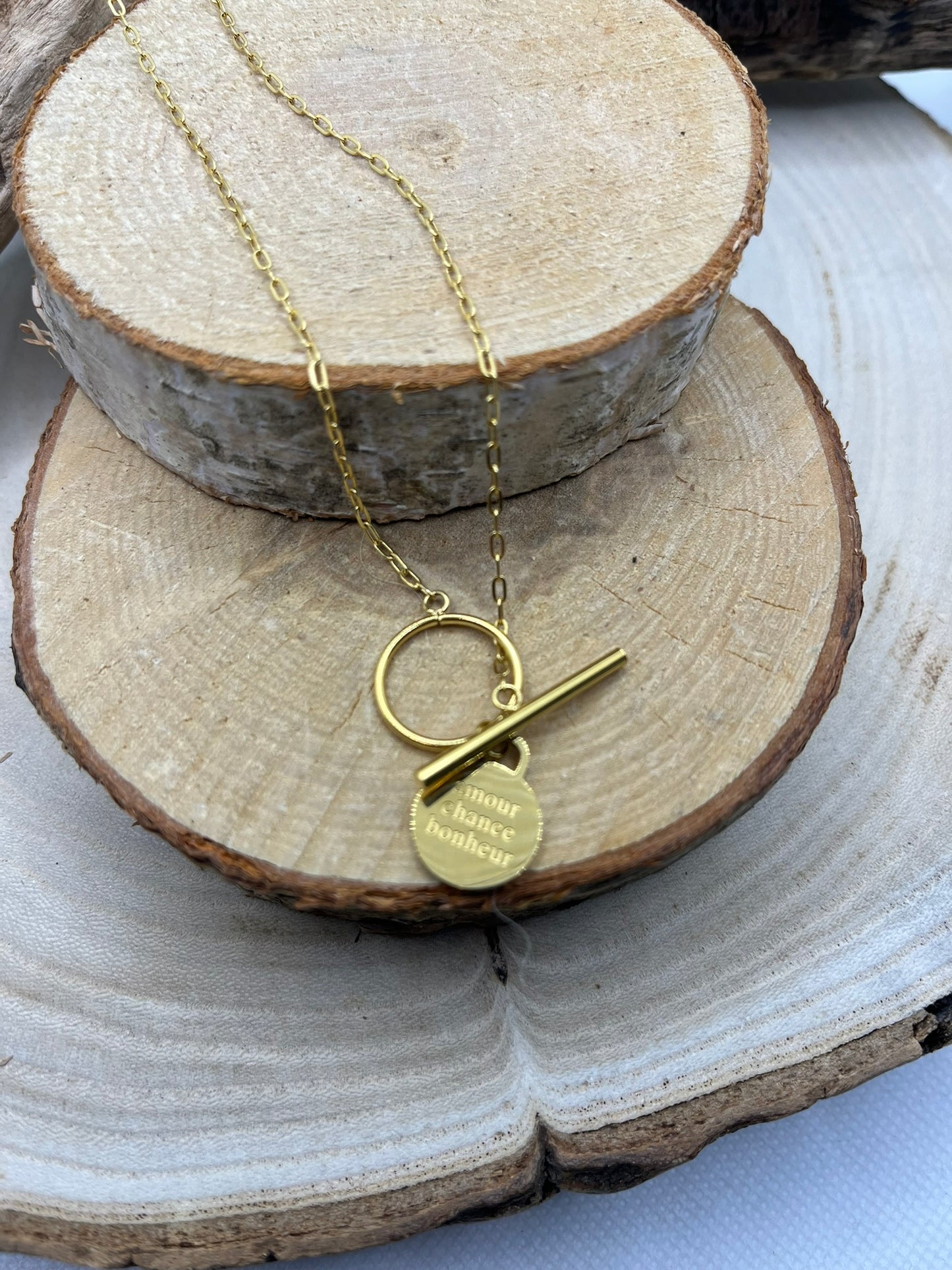 Collier Femme Chaine fine Chic et Mode avec Message gravé " amour, chance, bonheur" - Acier Inoxydable Doré