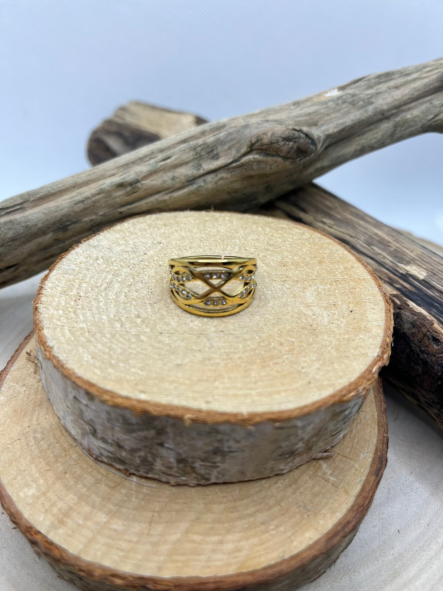 Bague ajustable symétrique en Acier inoxydable doré Orné de strass très élégante