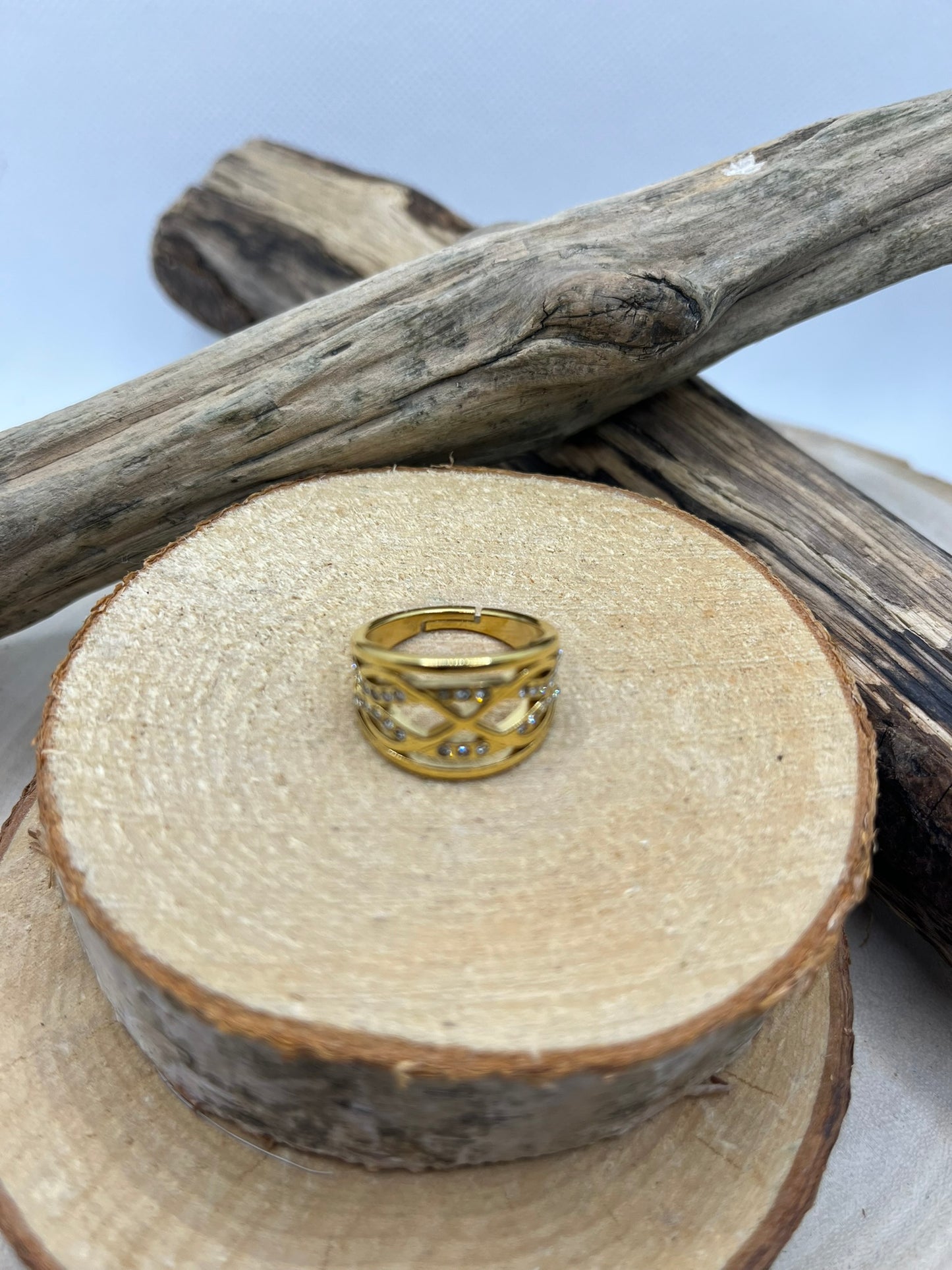 Bague ajustable symétrique en Acier inoxydable doré Orné de strass très élégante