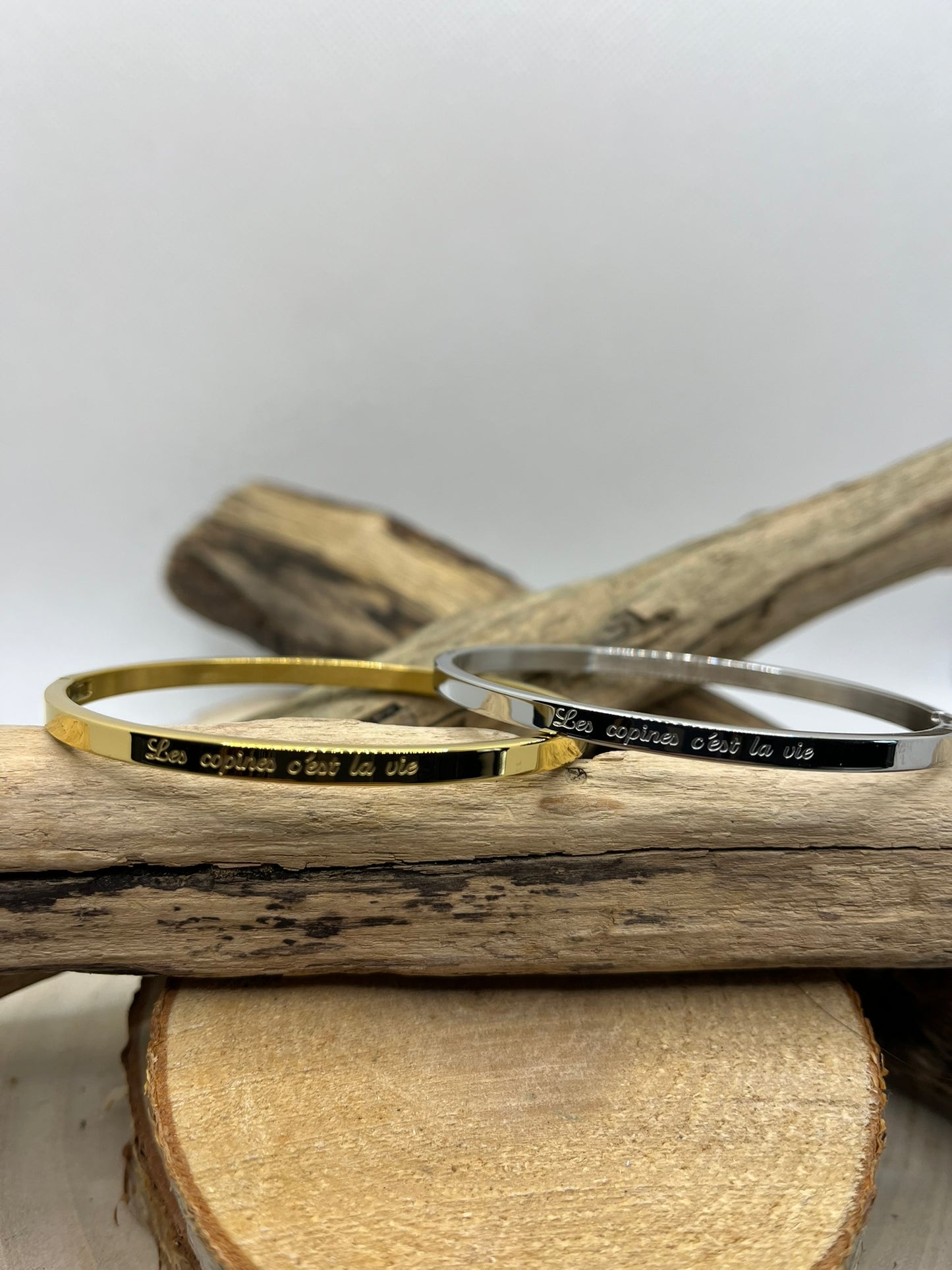 Bracelet Jonc à message ( Les copines, c'est la vie ) - Acier inoxydable en doré ou en argent