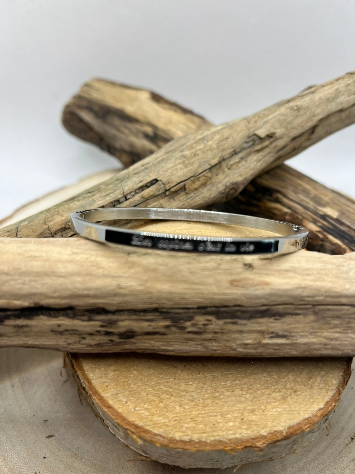 Bracelet Jonc à message ( Les copines, c'est la vie ) - Acier inoxydable en doré ou en argent