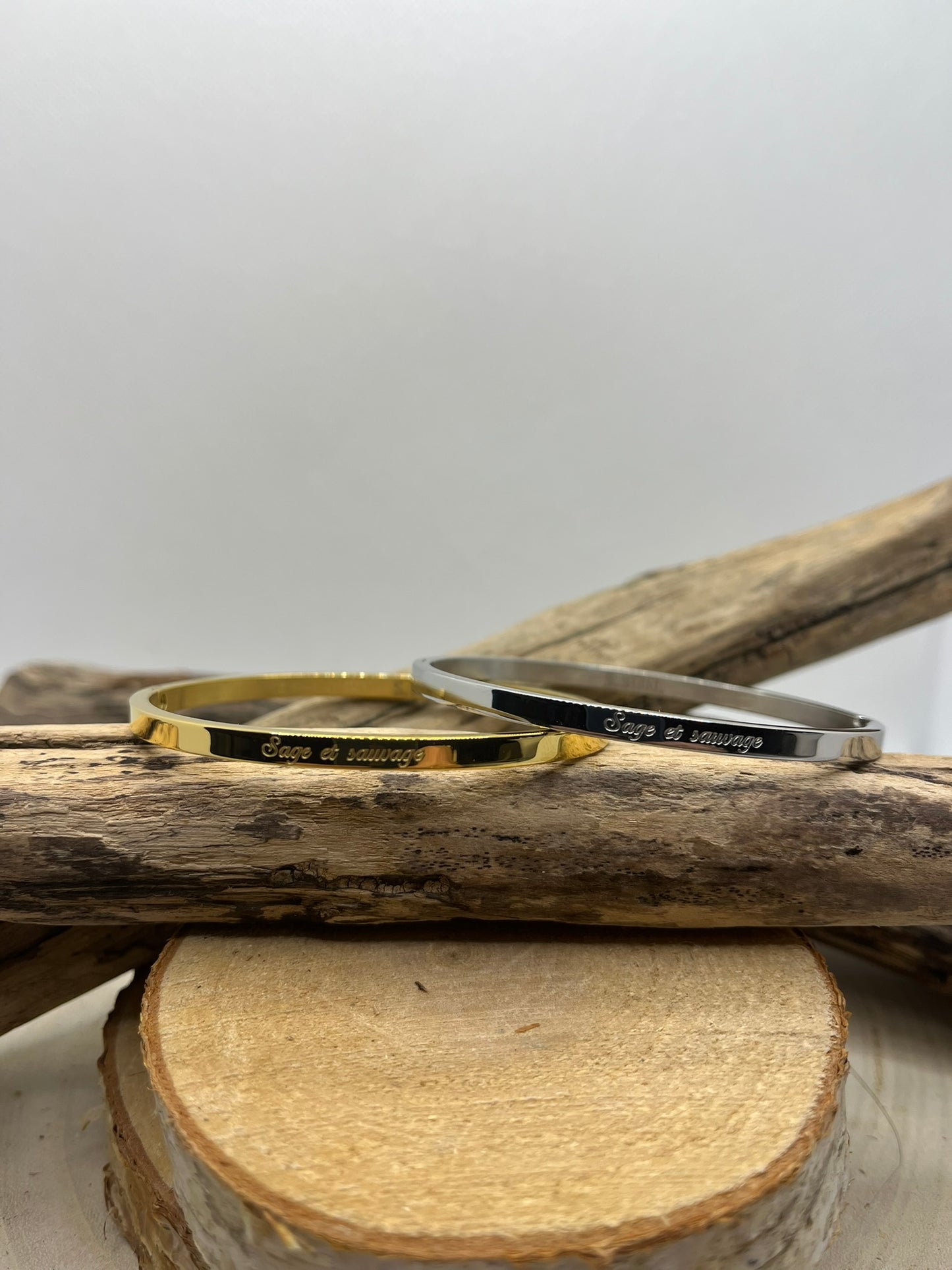 Bracelet Jonc à Message ( Sage et Sauvage ) - Acier Inoxydable Doré ou en Argenté