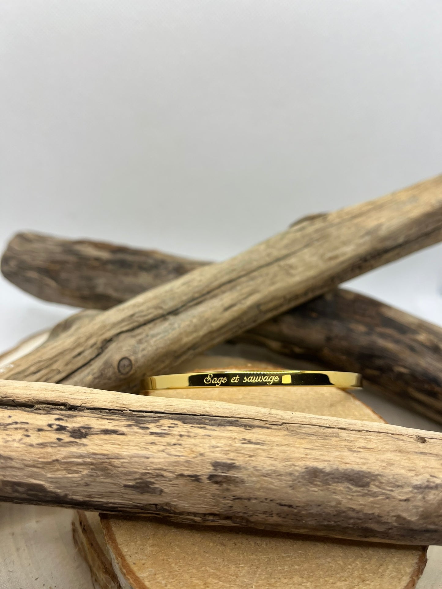 Bracelet Jonc à Message ( Sage et Sauvage ) - Acier Inoxydable Doré ou en Argenté