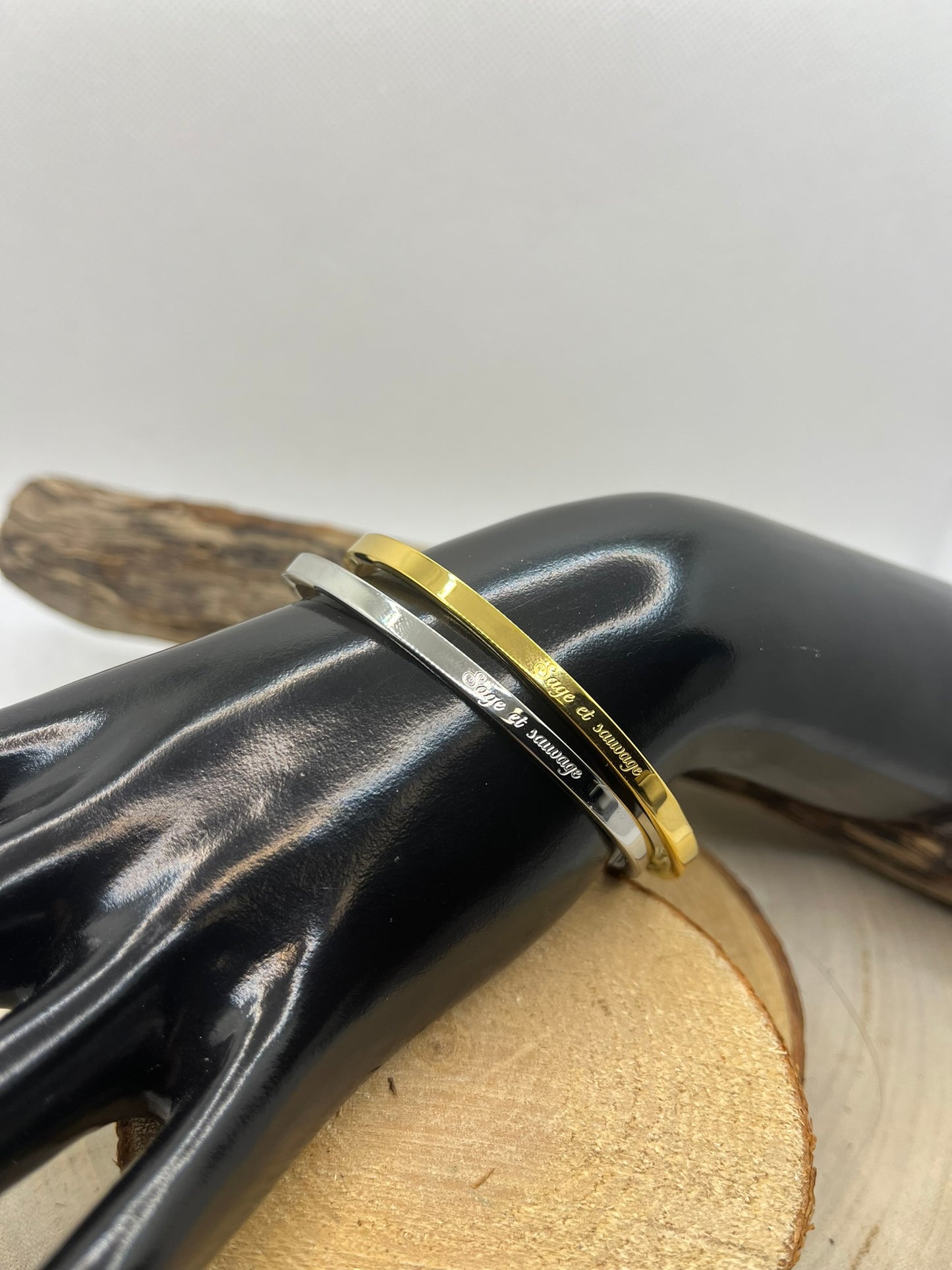 Bracelet Jonc à Message ( Sage et Sauvage ) - Acier Inoxydable Doré ou en Argenté