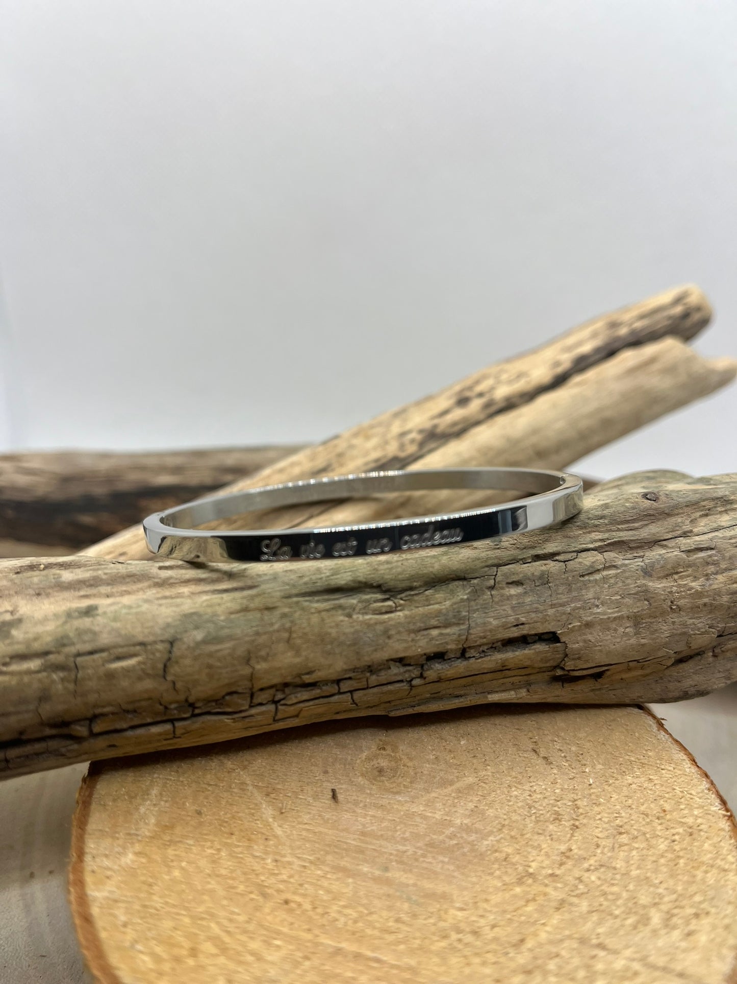 Bracelet Jonc à Message ( La vie est un cadeau ) - Acier Inoxydable Doré ou en Argenté