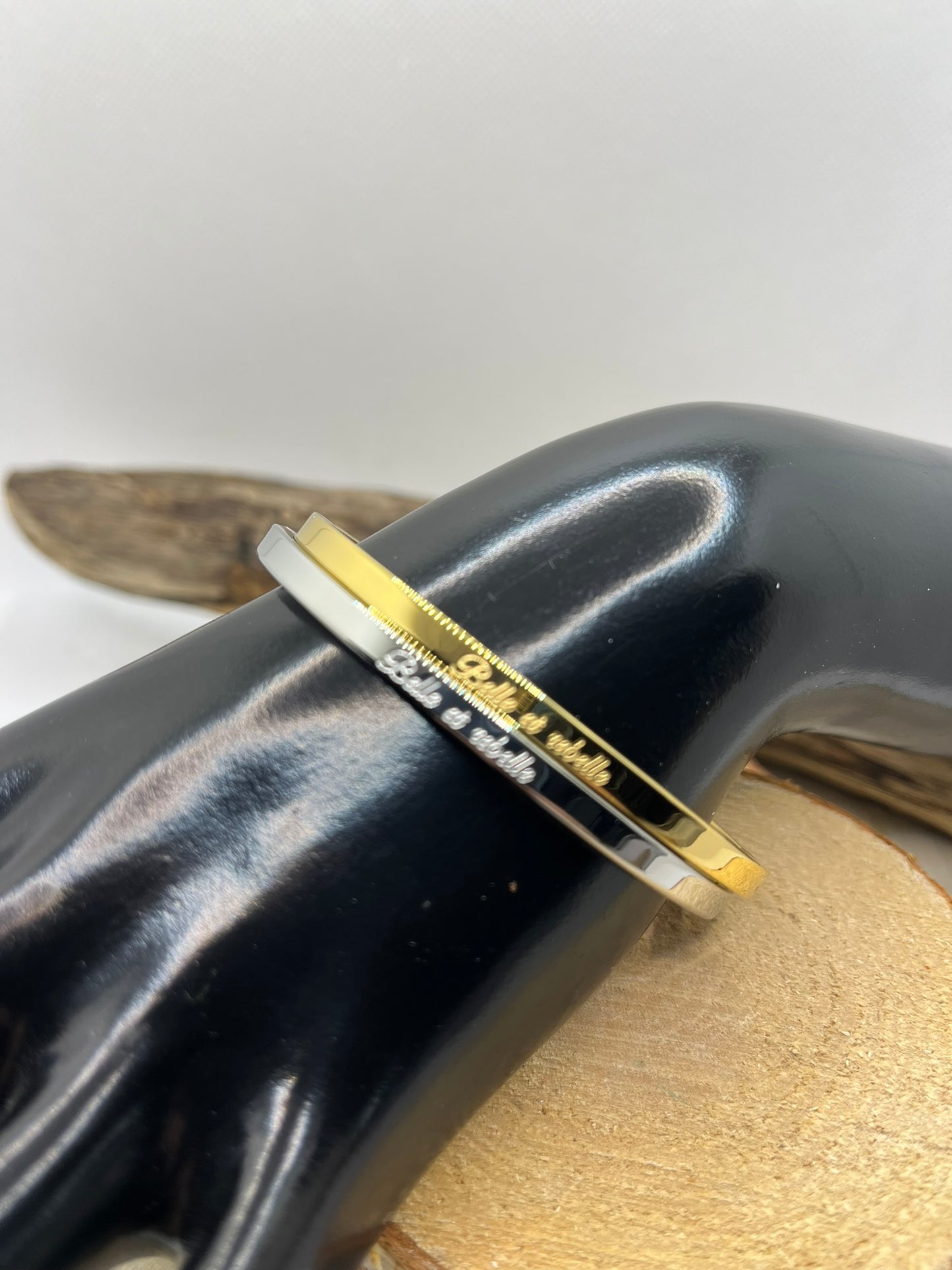 Bracelet Jonc Message personnalisé (Belle et rebelle) - Acier Inoxydable Doré ou en Argenté