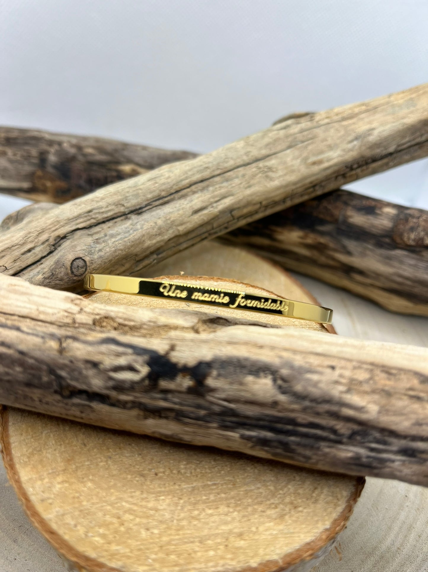 Bracelet Jonc - Message personnalisé ( Une mamie formidable ) - Acier inoxydable Doré ou en Argenté