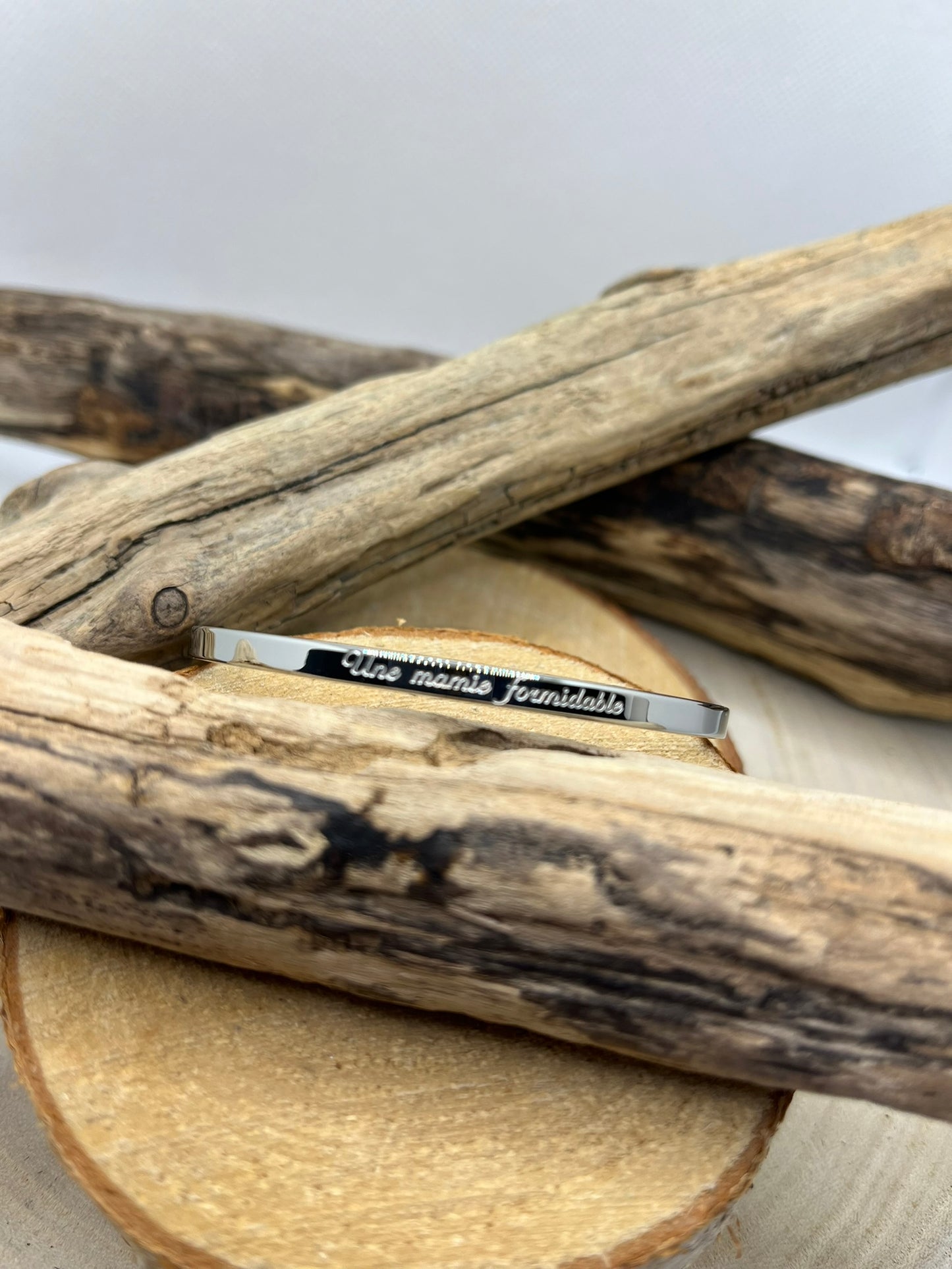 Bracelet Jonc - Message personnalisé ( Une mamie formidable ) - Acier inoxydable Doré ou en Argenté