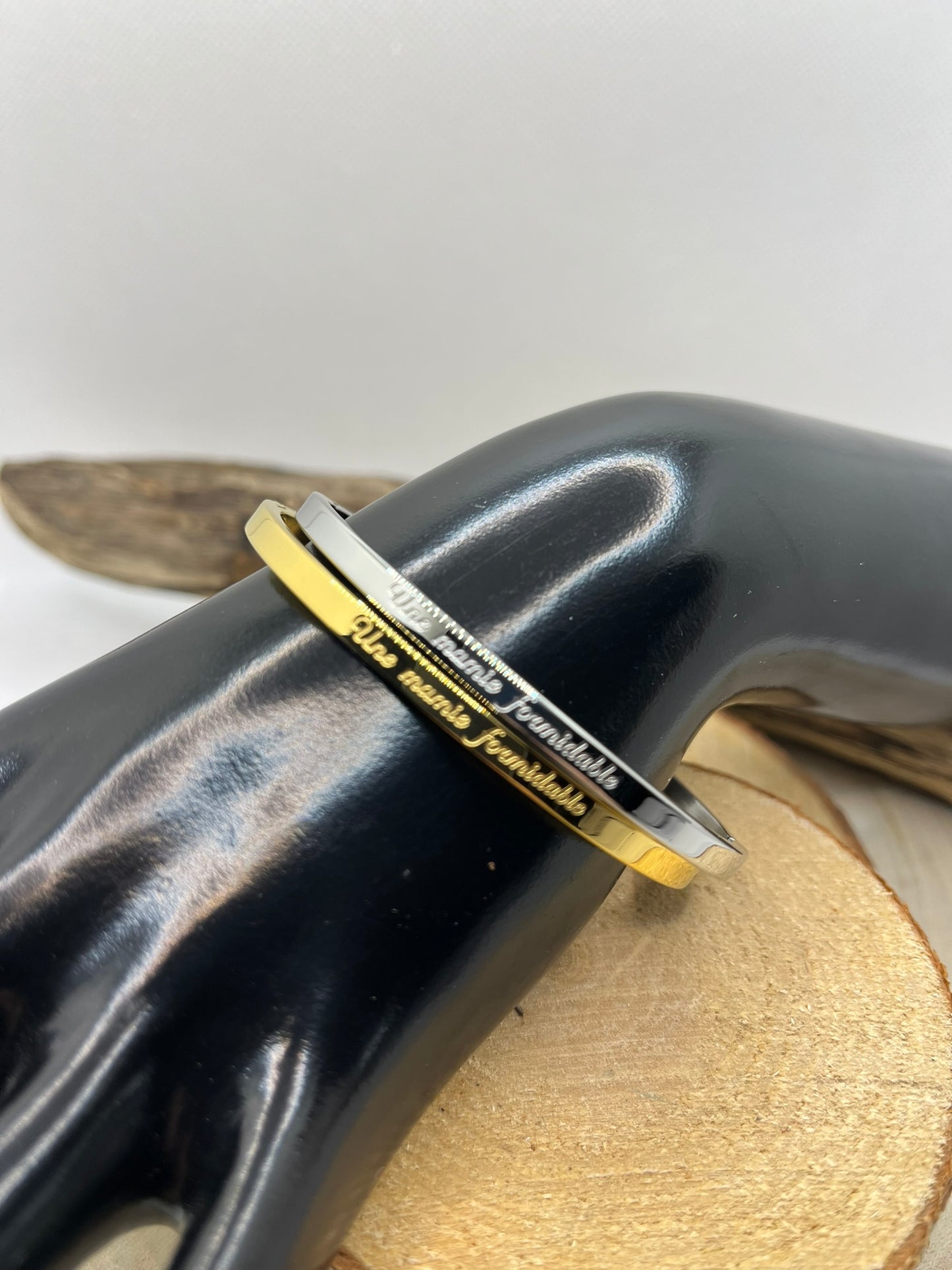 Bracelet Jonc - Message personnalisé ( Une mamie formidable ) - Acier inoxydable Doré ou en Argenté