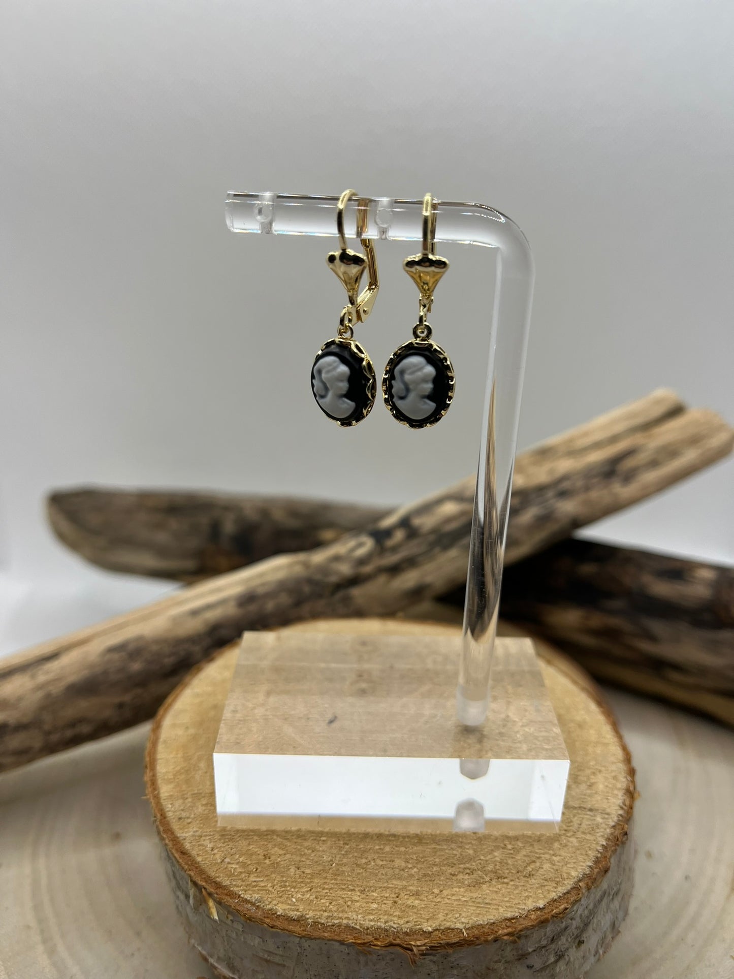 Boucles d'oreilles Dormeuse Acier Inoxydable doré pendentif "Camée" noir doré - 13mm x 11mm