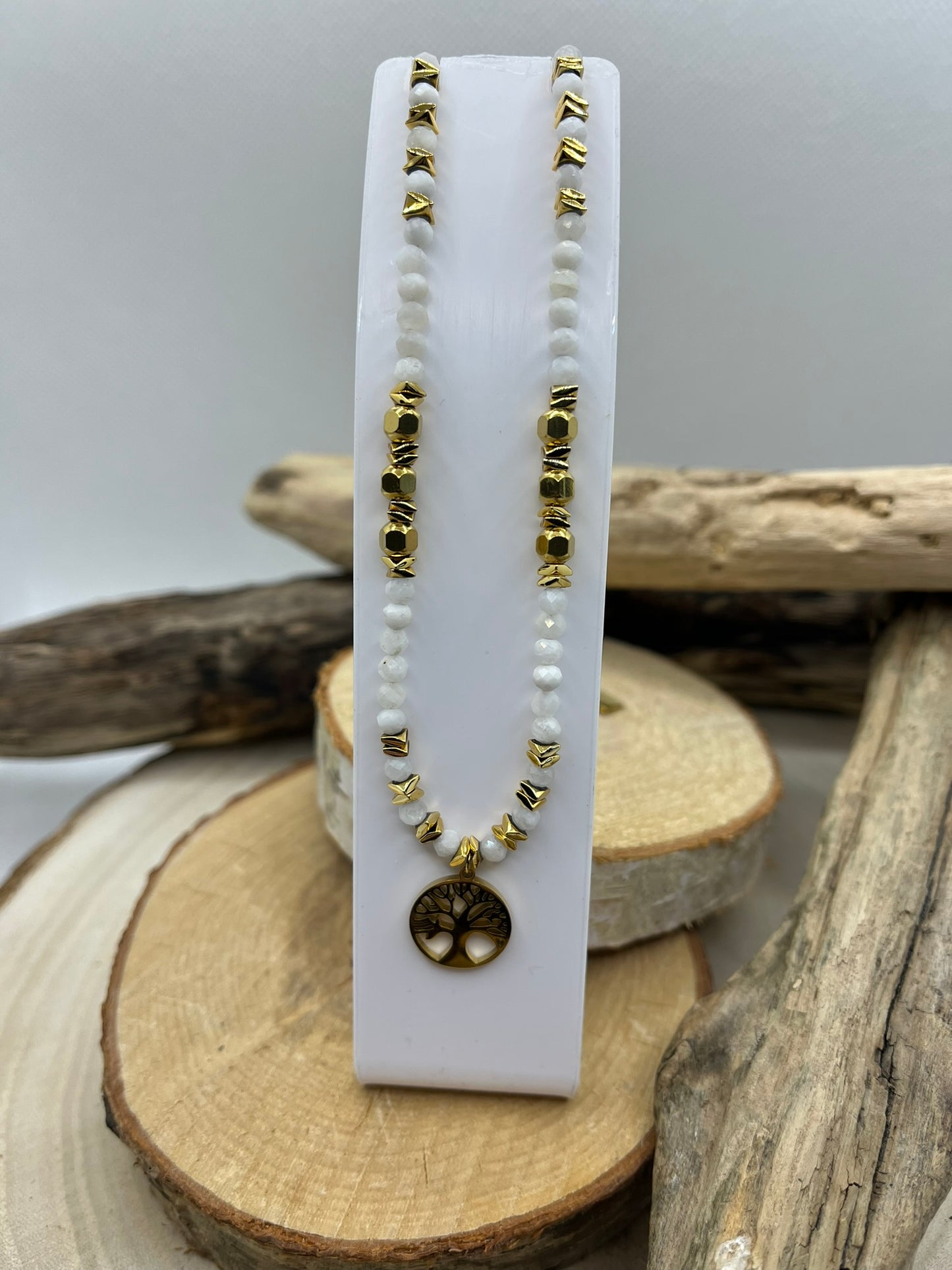 Collier en Pierres Naturelles Pierre de lune et perles en Acier inoxydable doré Orné d'un Pendentif Arbre de Vie