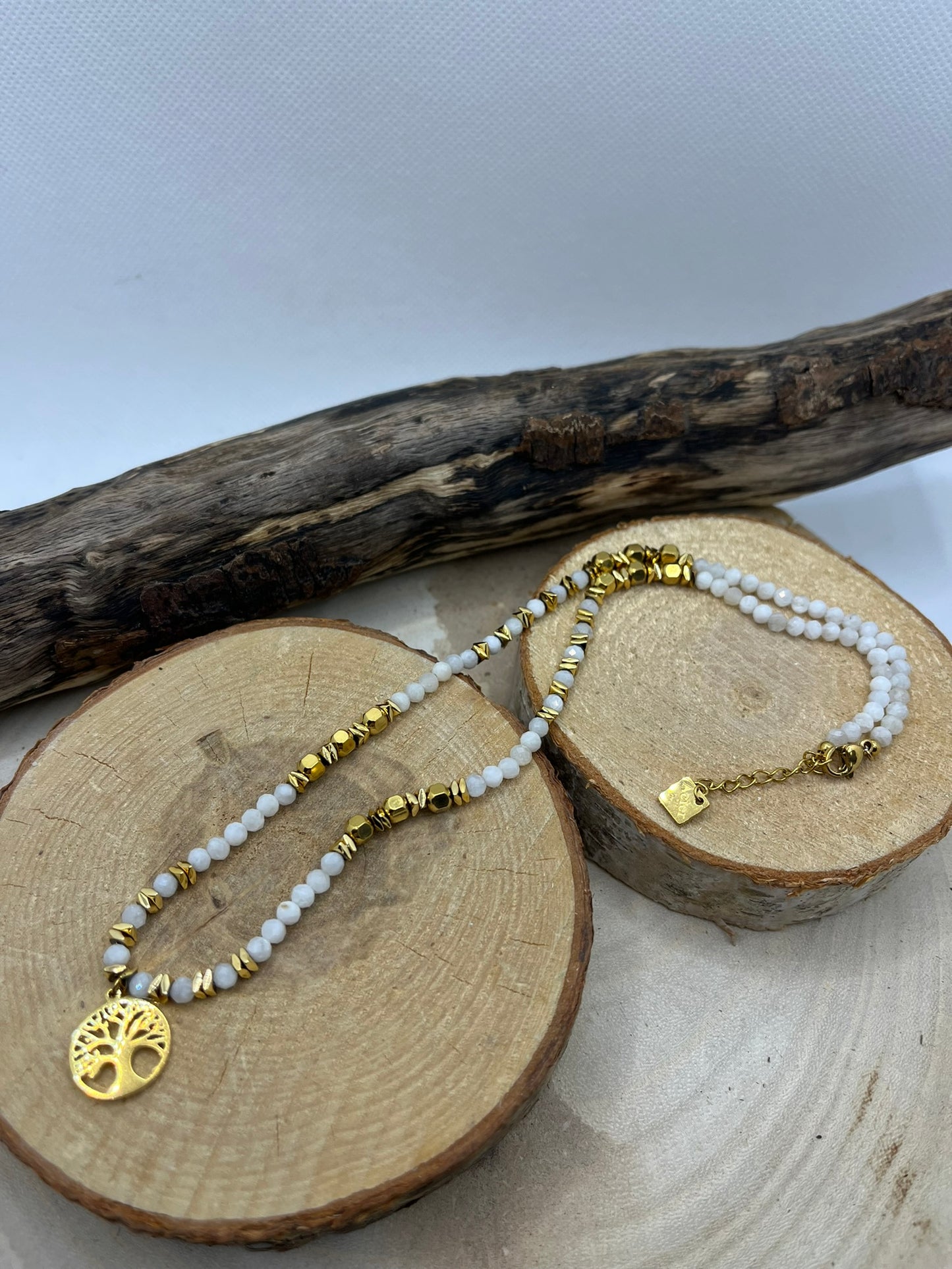 Collier en Pierres Naturelles Pierre de lune et perles en Acier inoxydable doré Orné d'un Pendentif Arbre de Vie