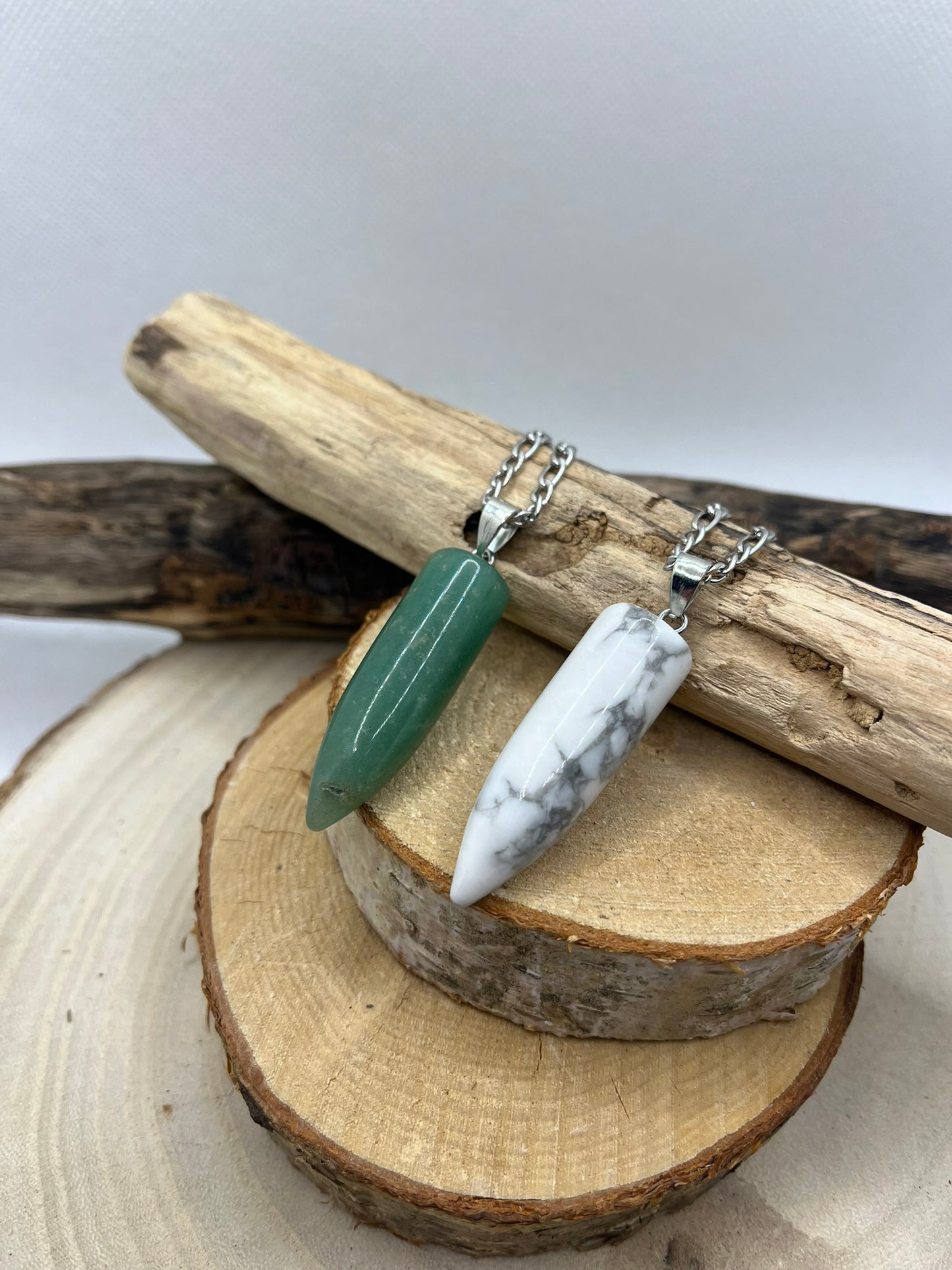 Collier Chaine Maillon en Acier inoxydable Argenté - Pendentif en Pierre Naturelle de Howlite et d'aventurine