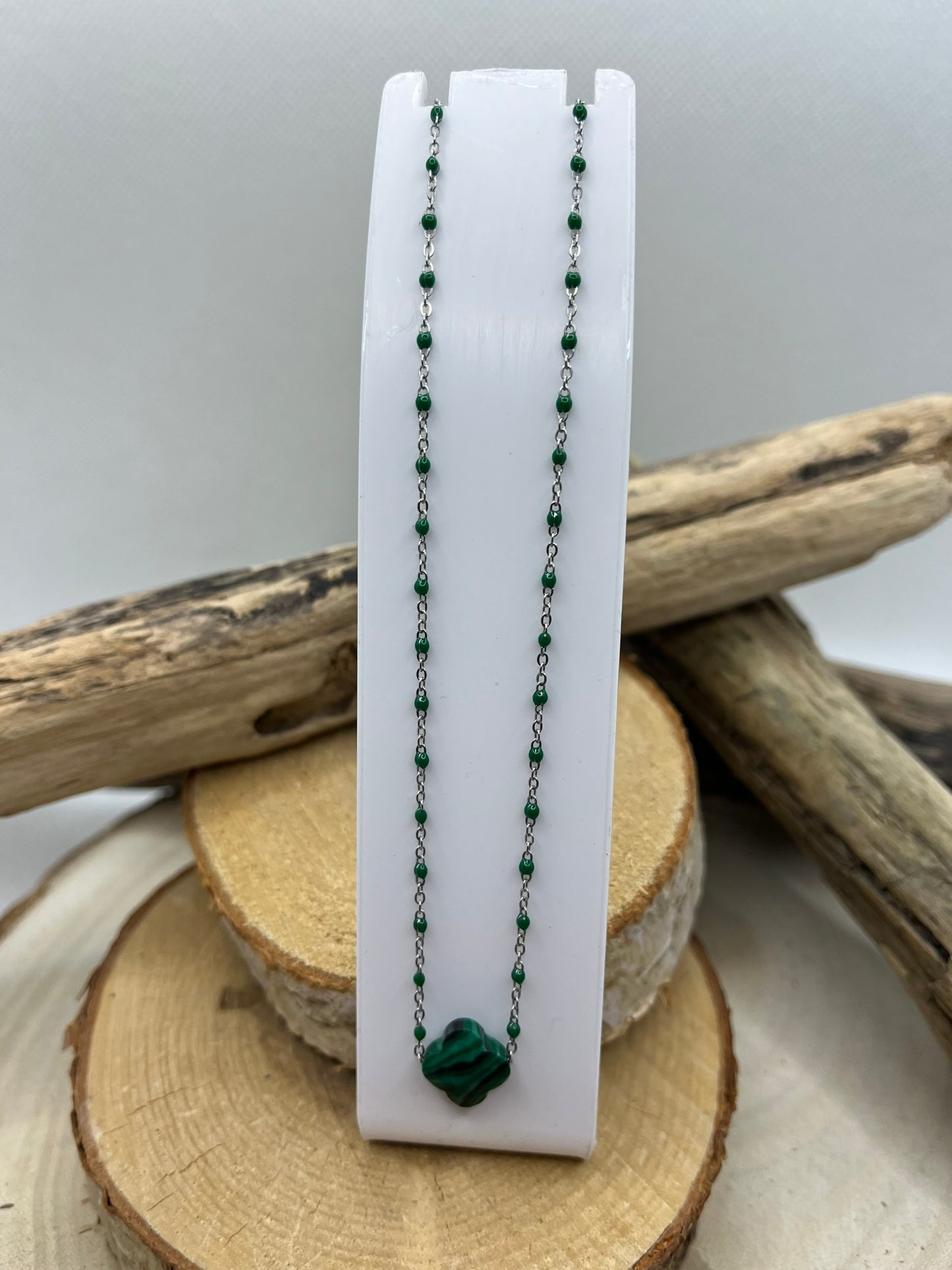 Collier chaine fine en Acier inoxydable Doré ou en Argenté Orné de Pierres Naturelles