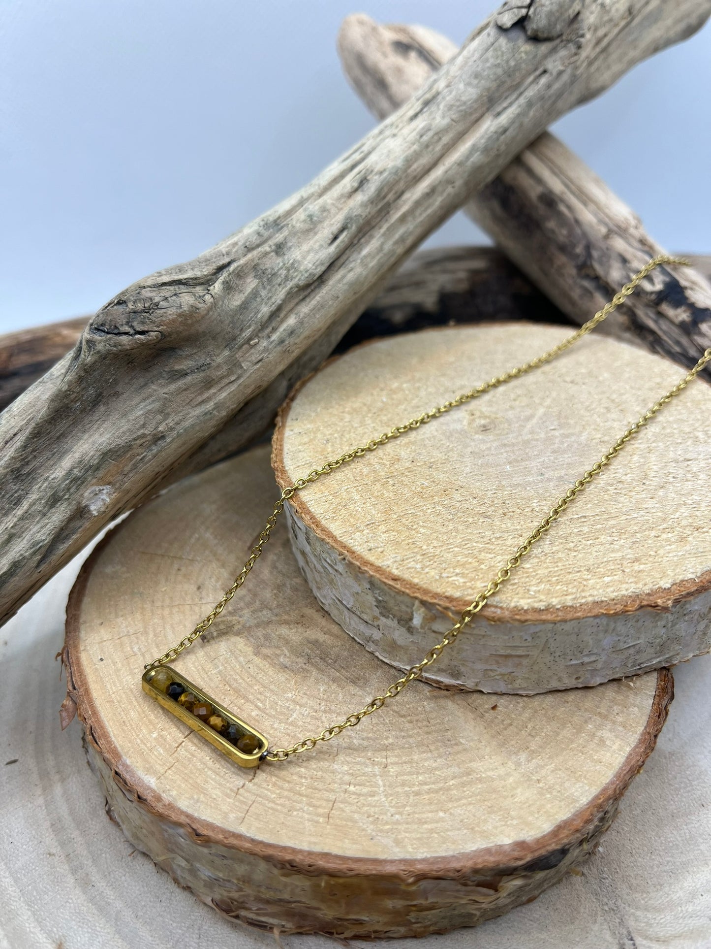 Collier chaine fine en Acier Inoxydable Doré Orné de Pierres Naturelles Oeil de Tigre