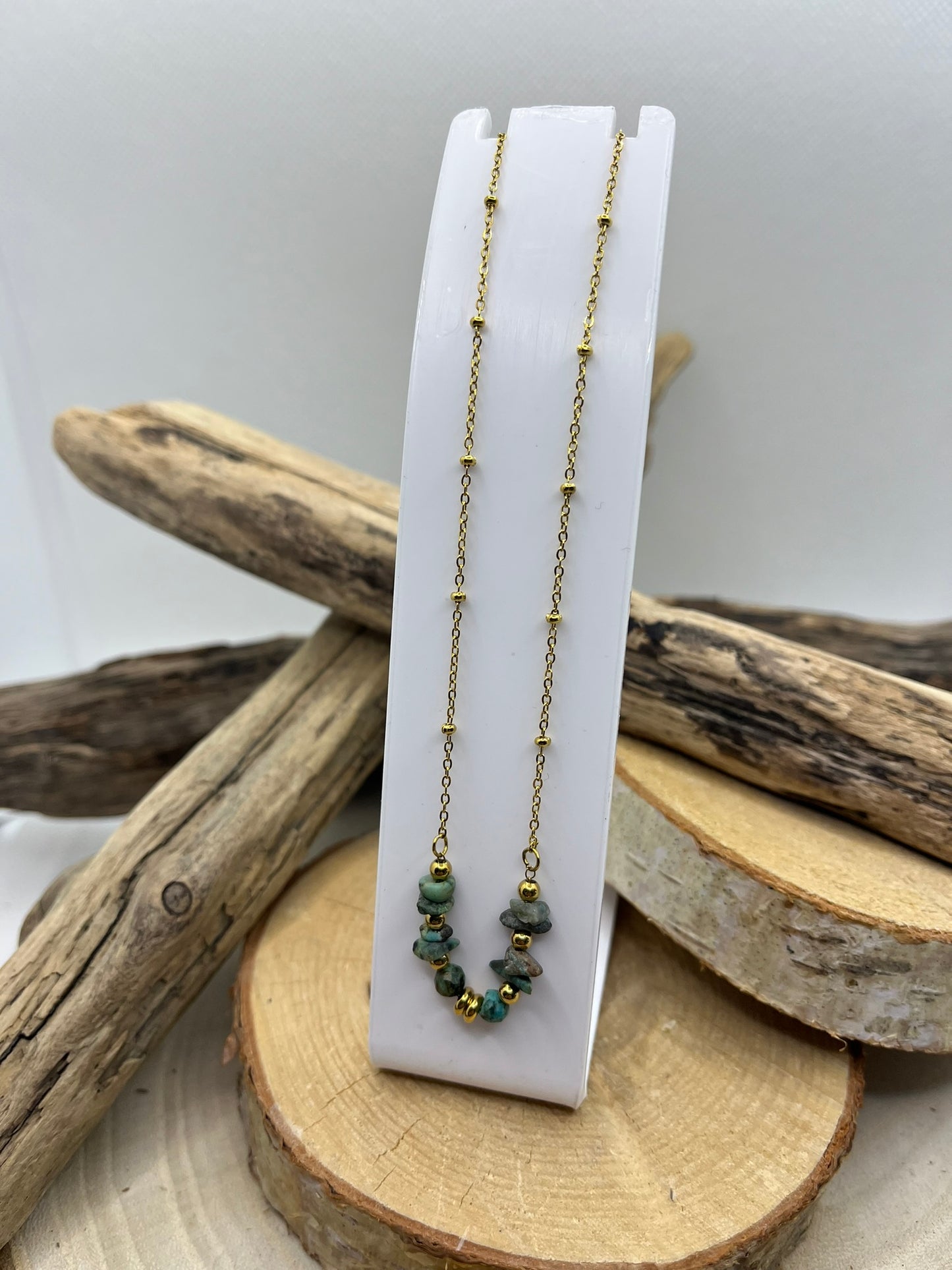 Collier chaine fine en Acier Inoxydable Doré Orné de Pierres Naturelles Turquoise Afrique