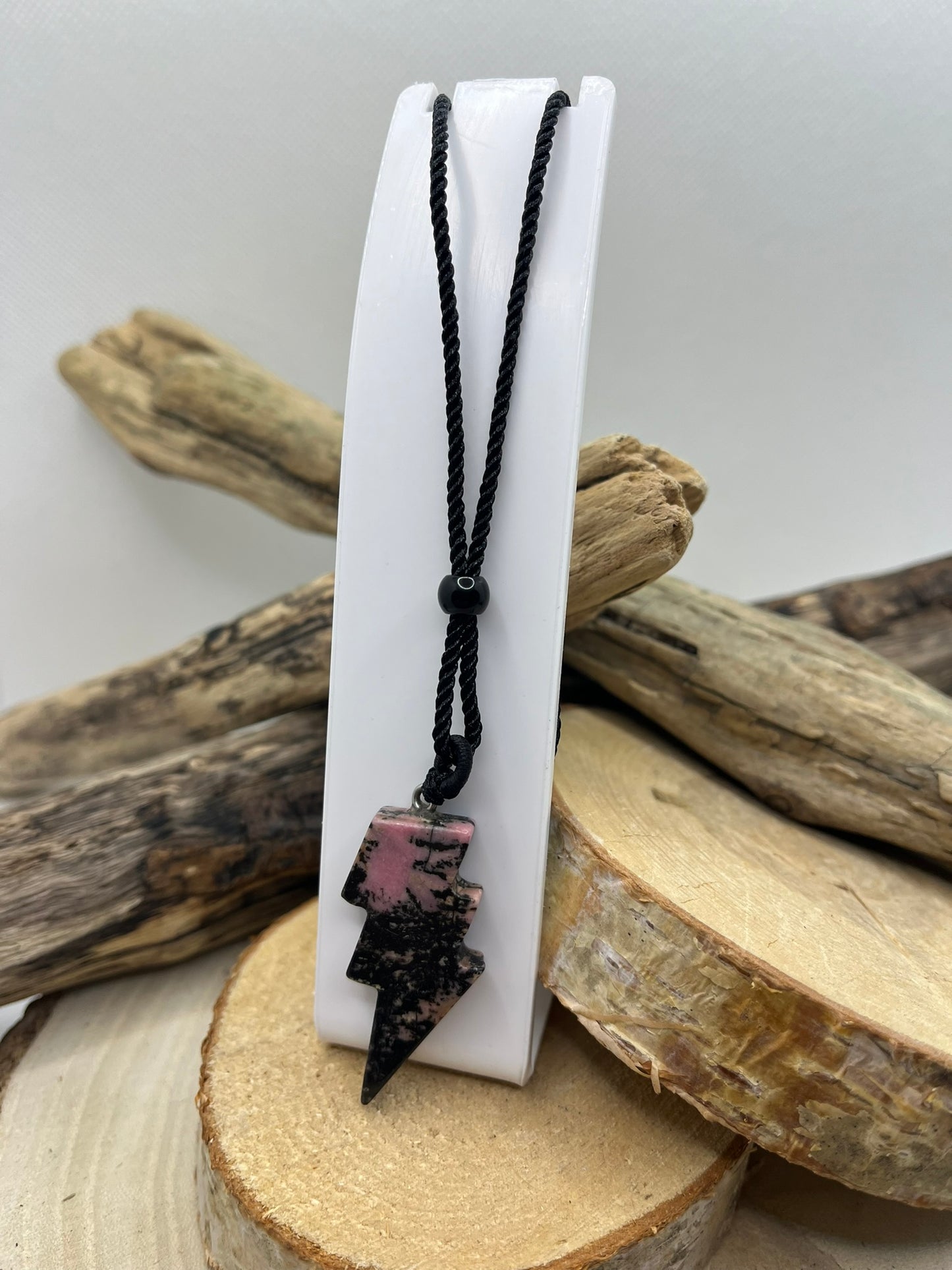 Collier sur Cordon réglable - Pendentif éclair en Pierre Naturelle Granite Rose