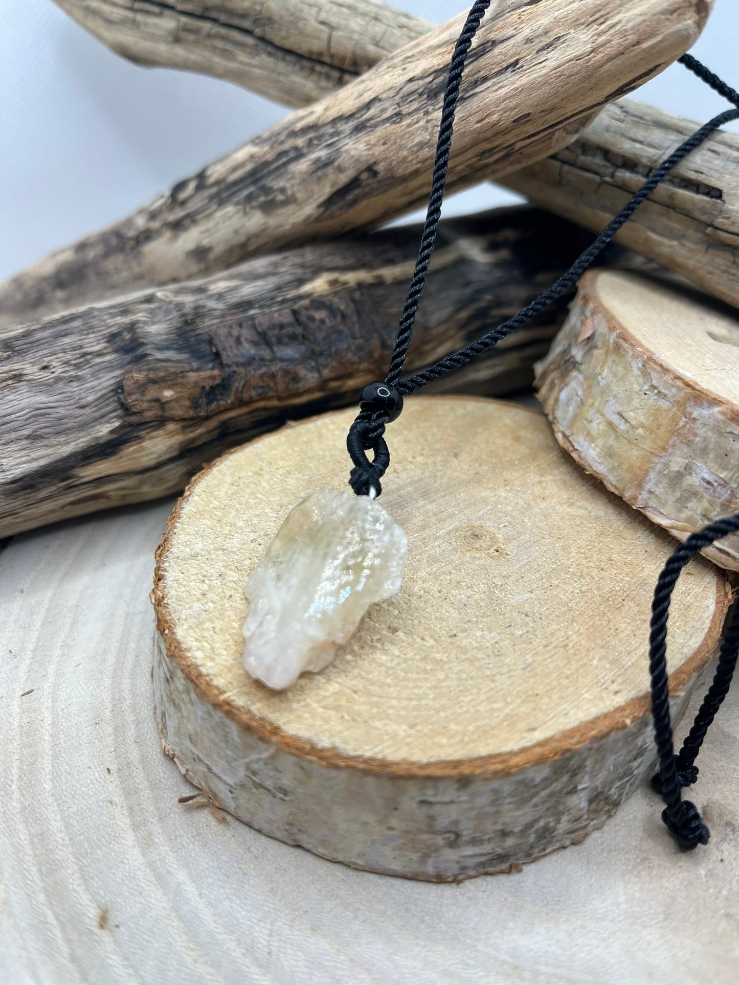 Collier sur cordon Noir réglable - Pendentif en Pierre Naturelle Brute Citrine