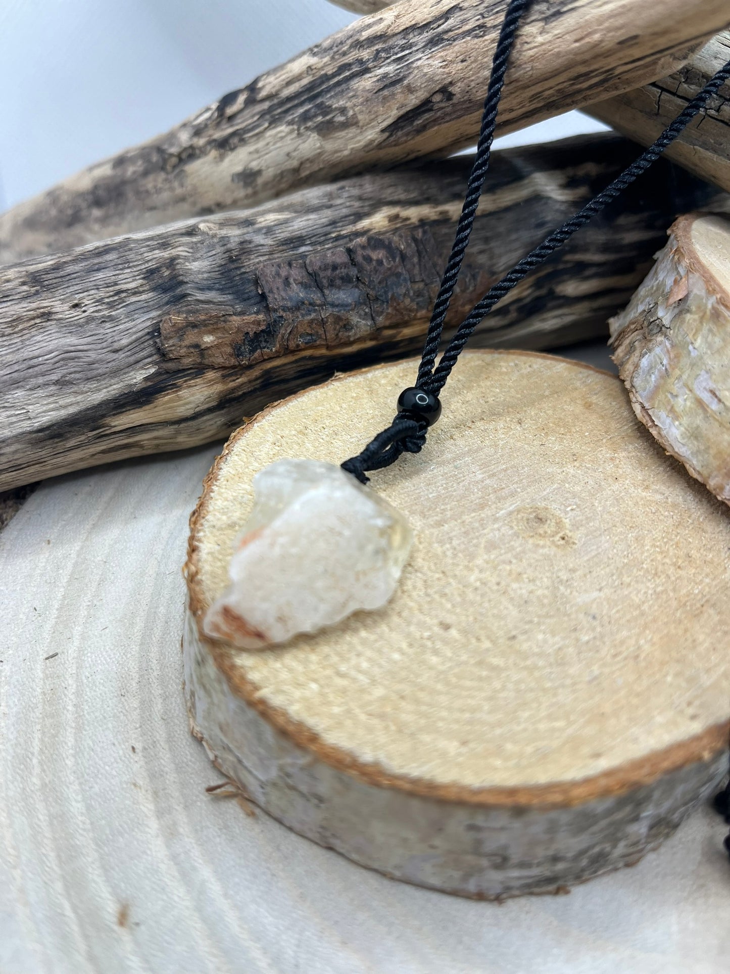 Collier sur cordon Noir réglable - Pendentif en Pierre Naturelle Brute Citrine