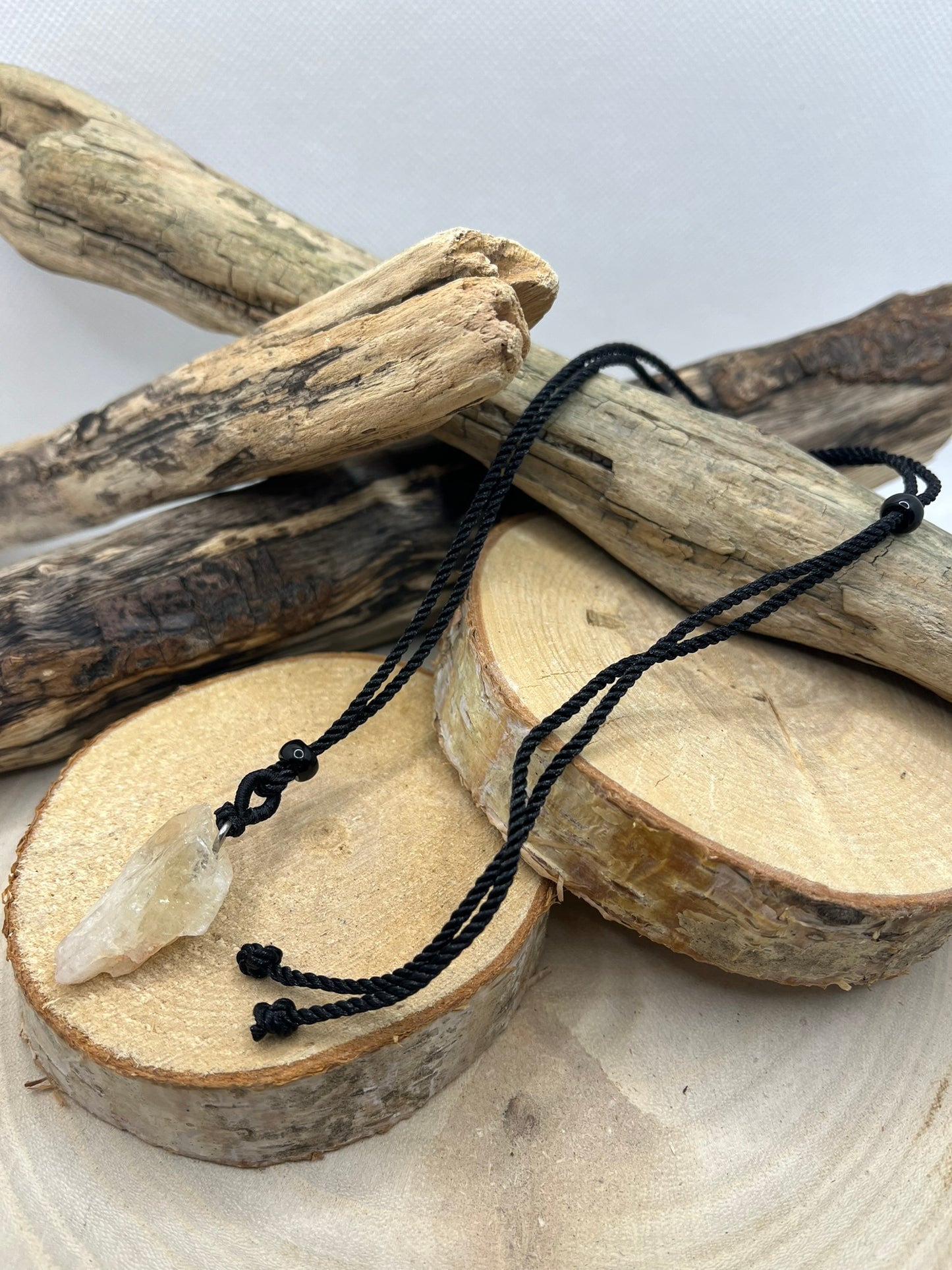 Collier sur cordon Noir réglable - Pendentif en Pierre Naturelle Brute Citrine