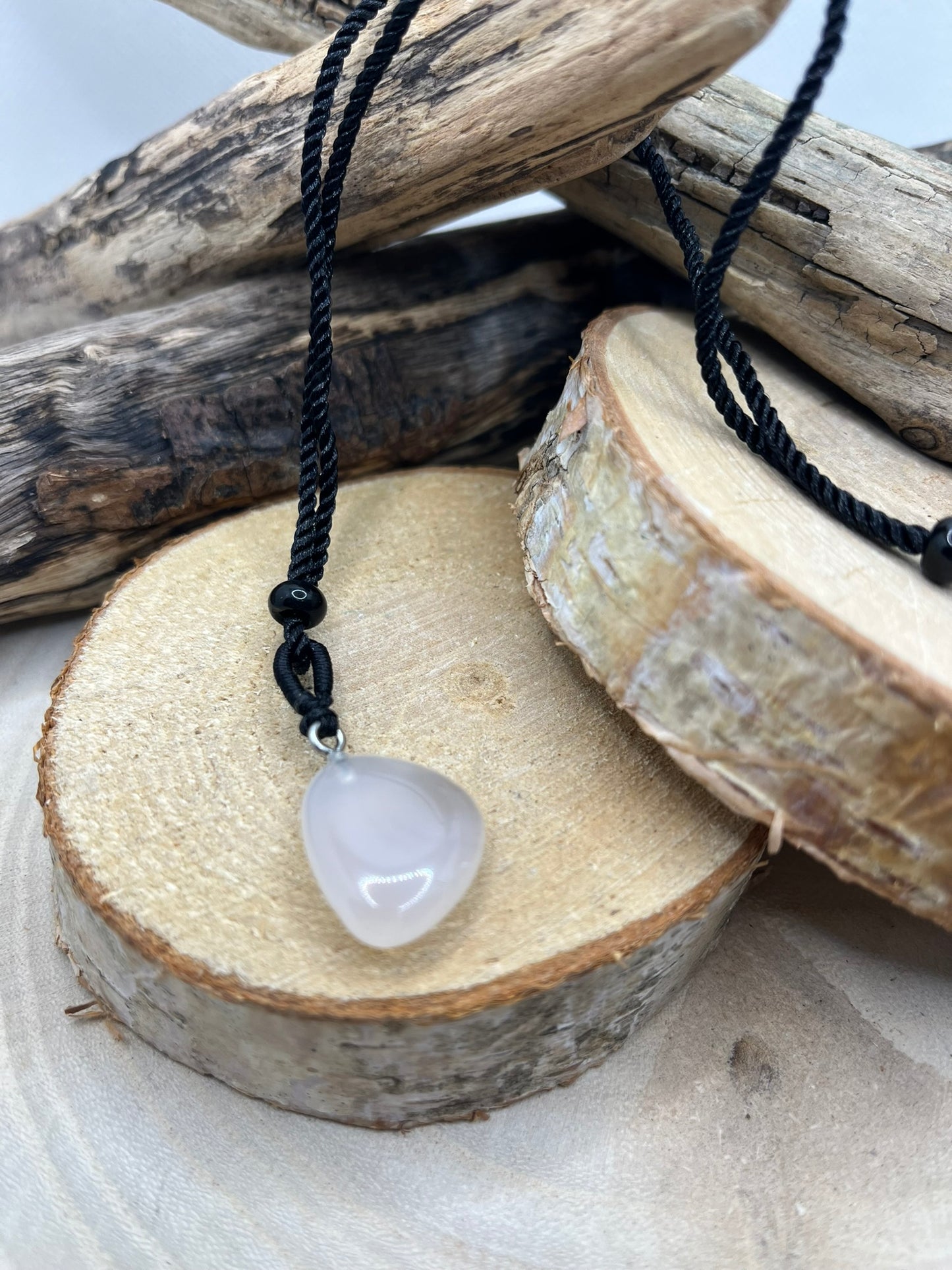 Collier sur Cordon noir réglable - Pendentif en Pierre Naturelle Pierre d'Opale