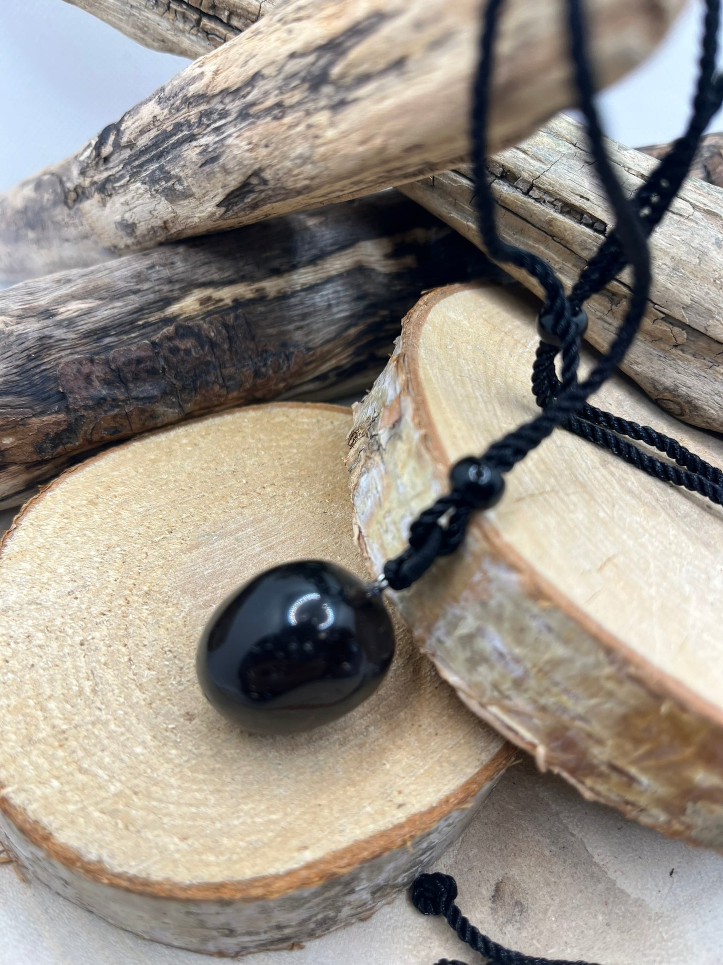 Collier sur cordon Noir Réglable - Pendentif en Pierre Naturelle Obsidienne