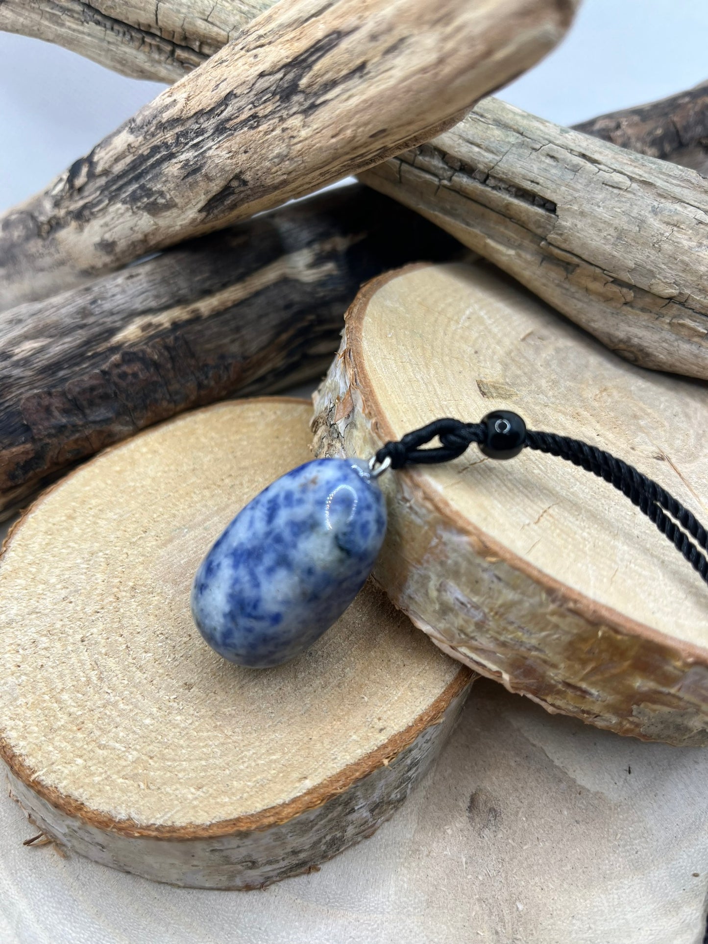 Collier sur cordon noir - Pierre Naturelle Sodalite