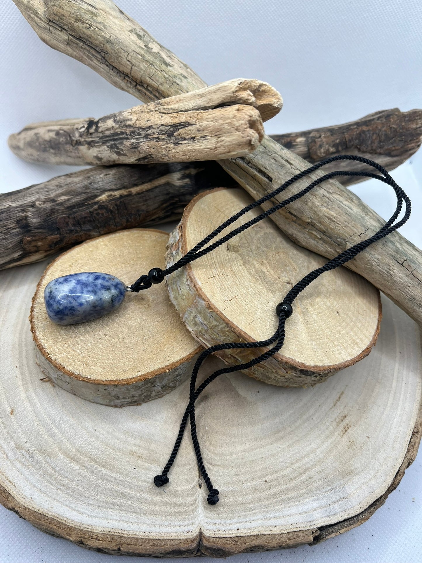 Collier sur cordon noir - Pierre Naturelle Sodalite