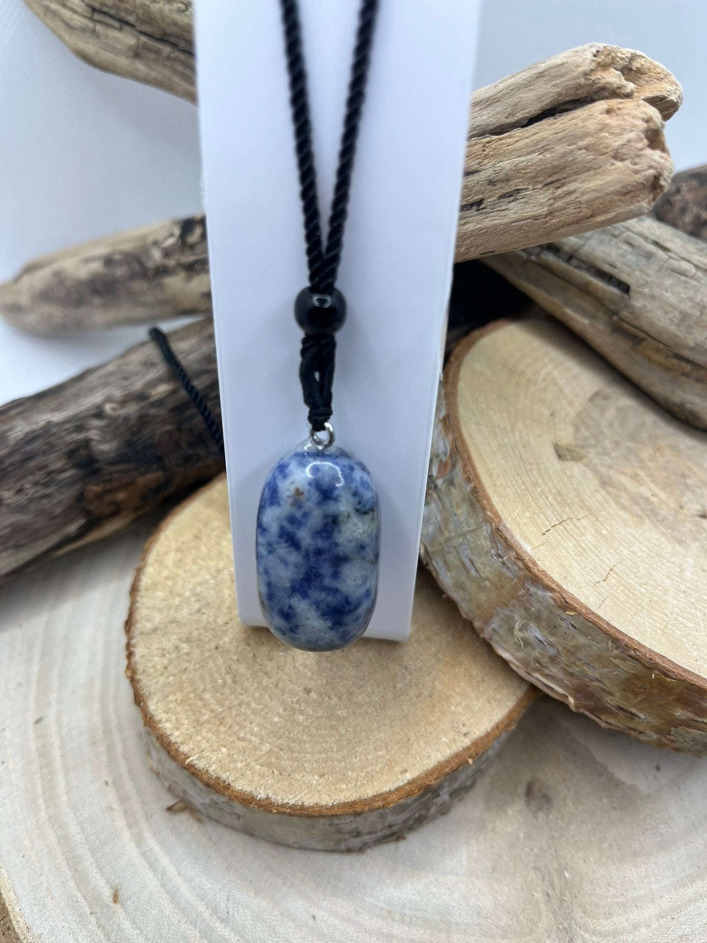 Collier sur cordon noir - Pierre Naturelle Sodalite