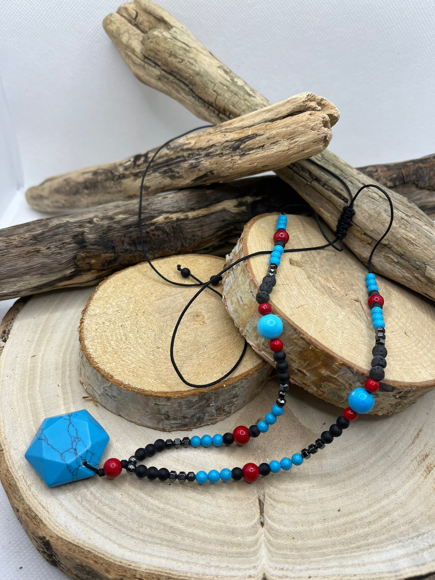 Collier en Pierre Naturelle - Turquoise - Onyx - Hématite - Jade Rouge - Pendentif Turquoise - Sur Cordon réglable