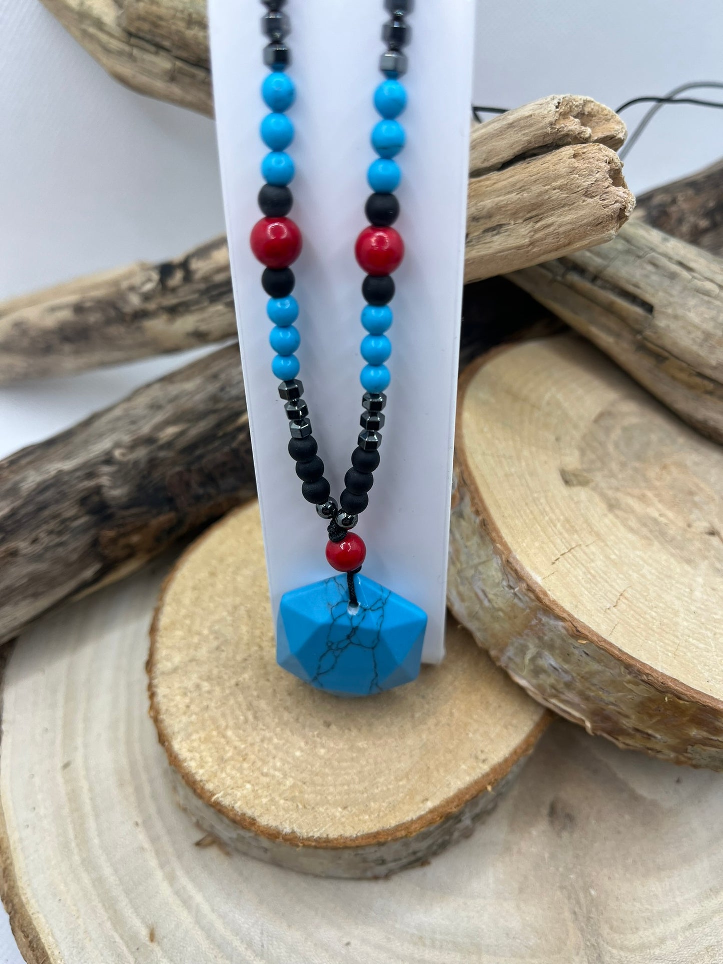 Collier en Pierre Naturelle - Turquoise - Onyx - Hématite - Jade Rouge - Pendentif Turquoise - Sur Cordon réglable