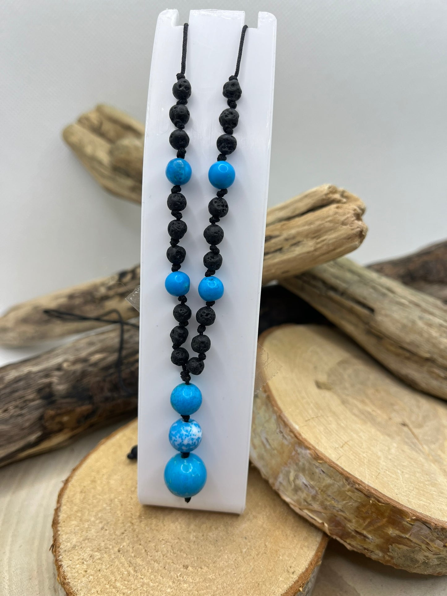 Collier en Pierre Naturelle - Turquoise et Pierre de Lave sur cordon réglable