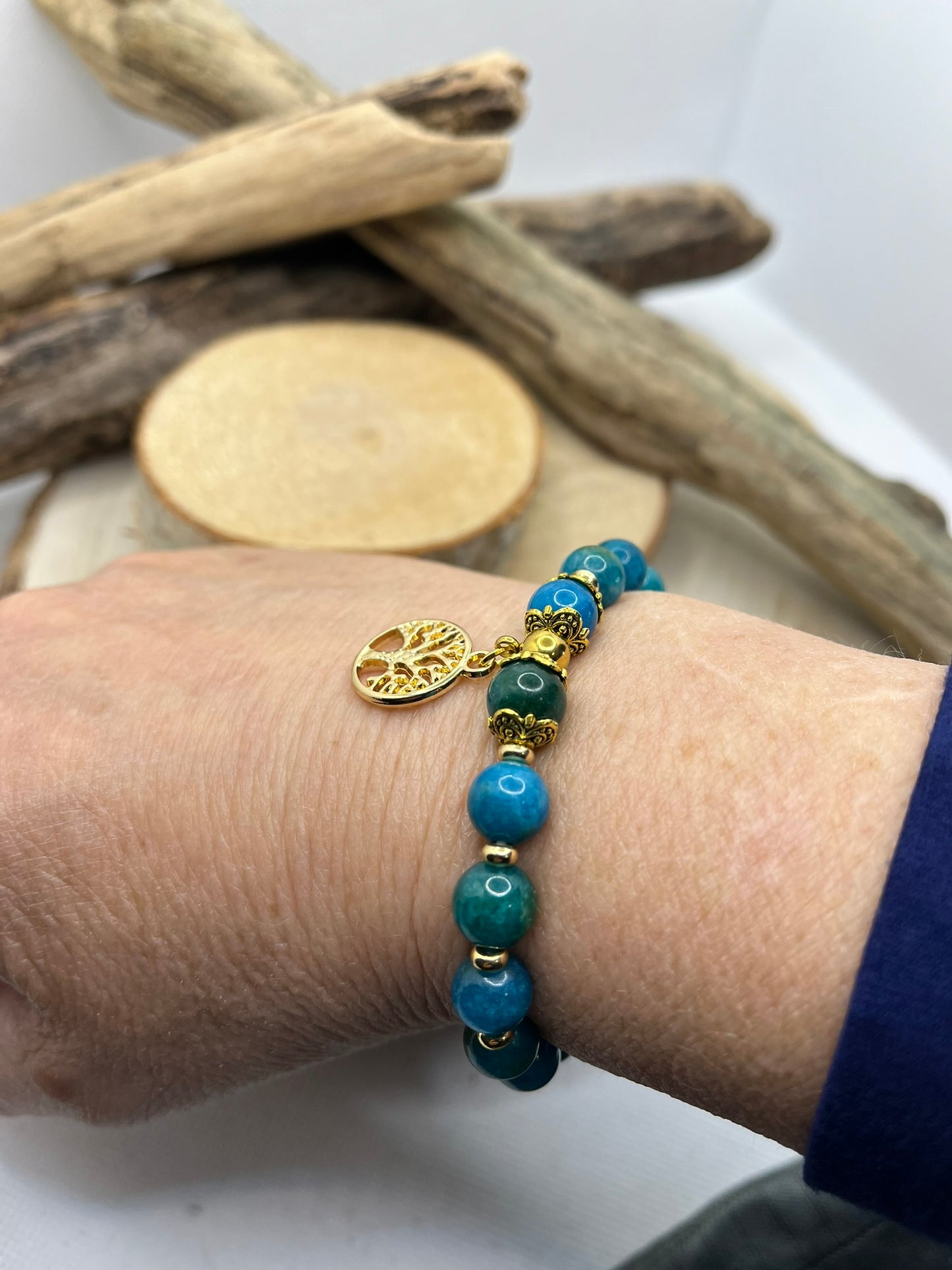 Bracelet de Volonté en Pierre Naturelle Apatite Bleue, Orné d'un pendentif Arbre de vie - Fait Main