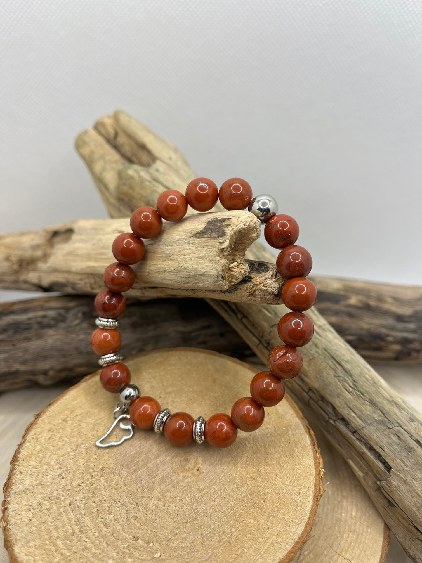 Bracelet Stimulant - Pierre naturelle Jaspe Rouge Orné d'un pendentif une aile d'ange - Fait main