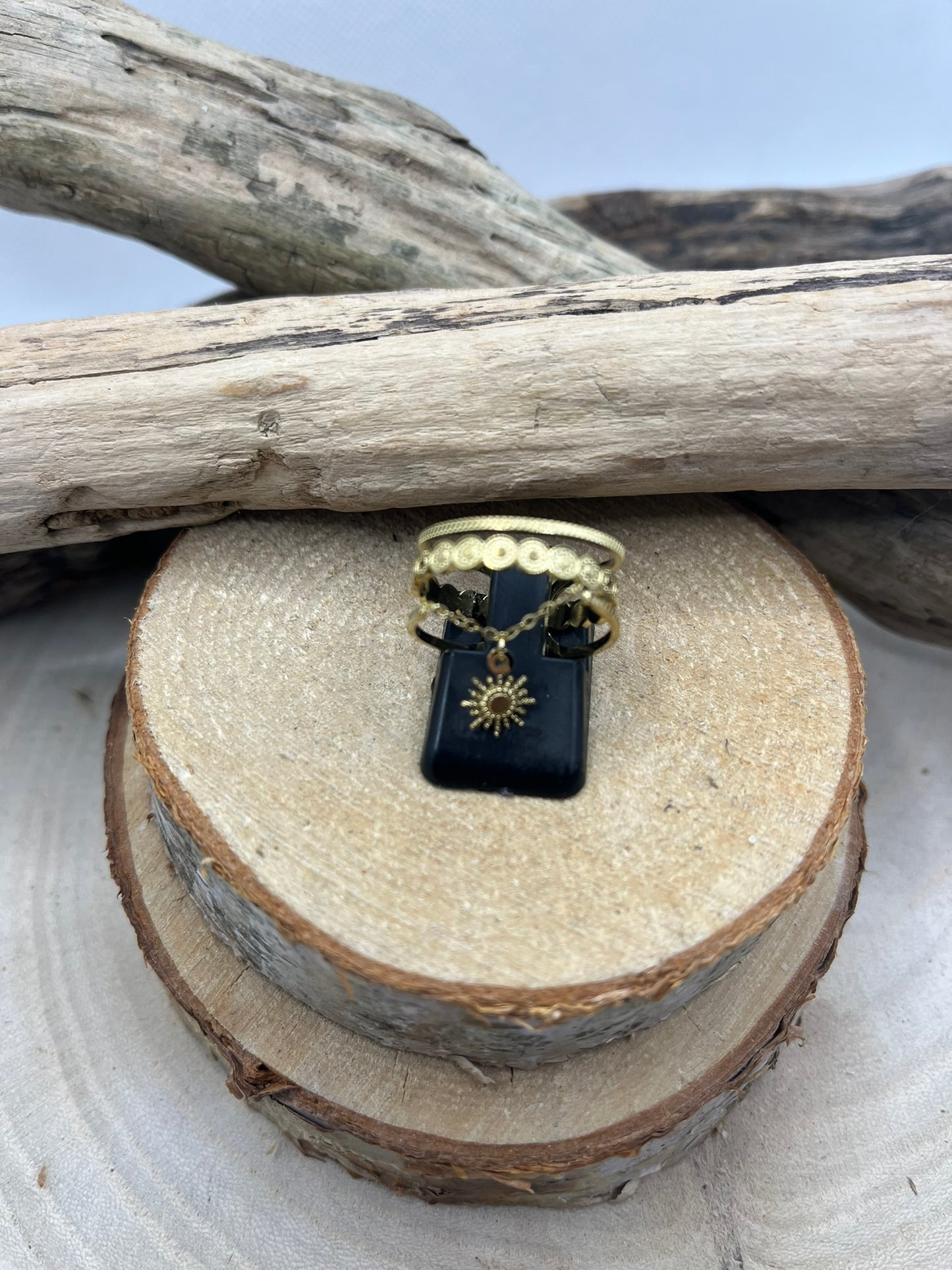 Bague en Acier inoxydable ajustable une chaine orné d'un pendentif soleil - Doré