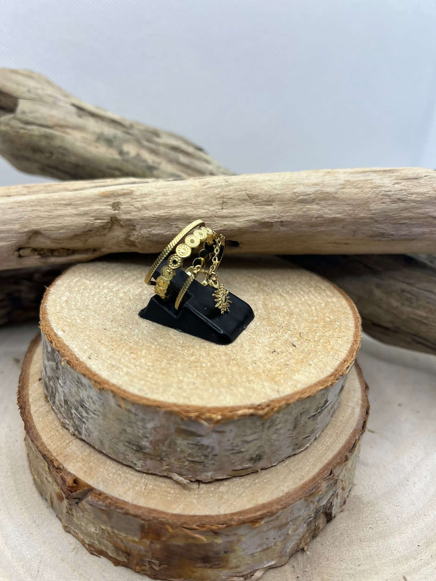 Bague en Acier inoxydable ajustable une chaine orné d'un pendentif soleil - Doré