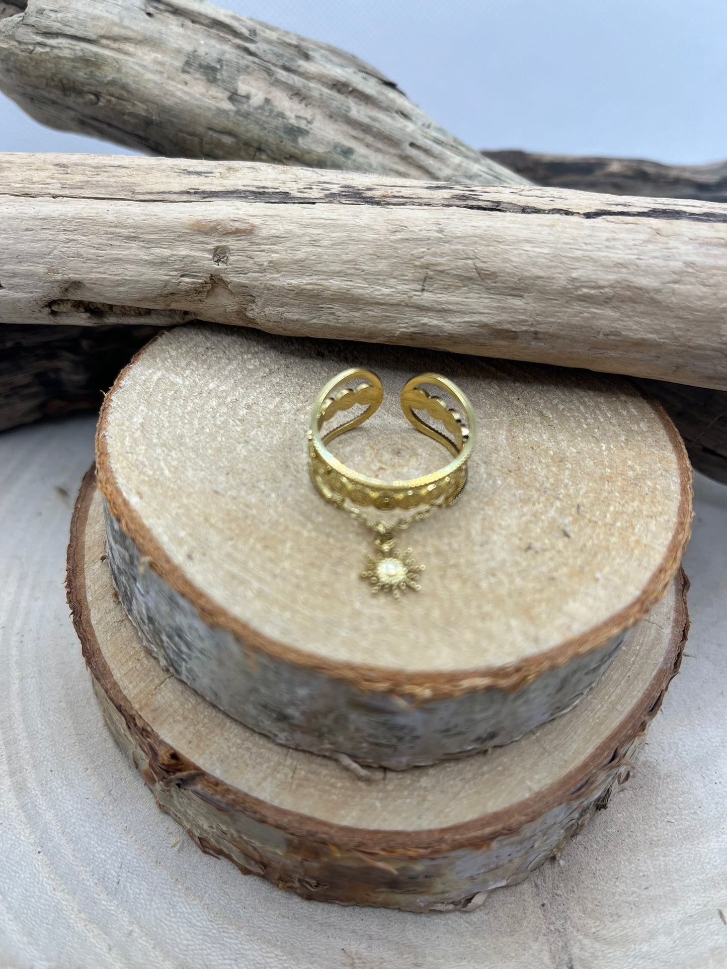 Bague en Acier inoxydable ajustable une chaine orné d'un pendentif soleil - Doré