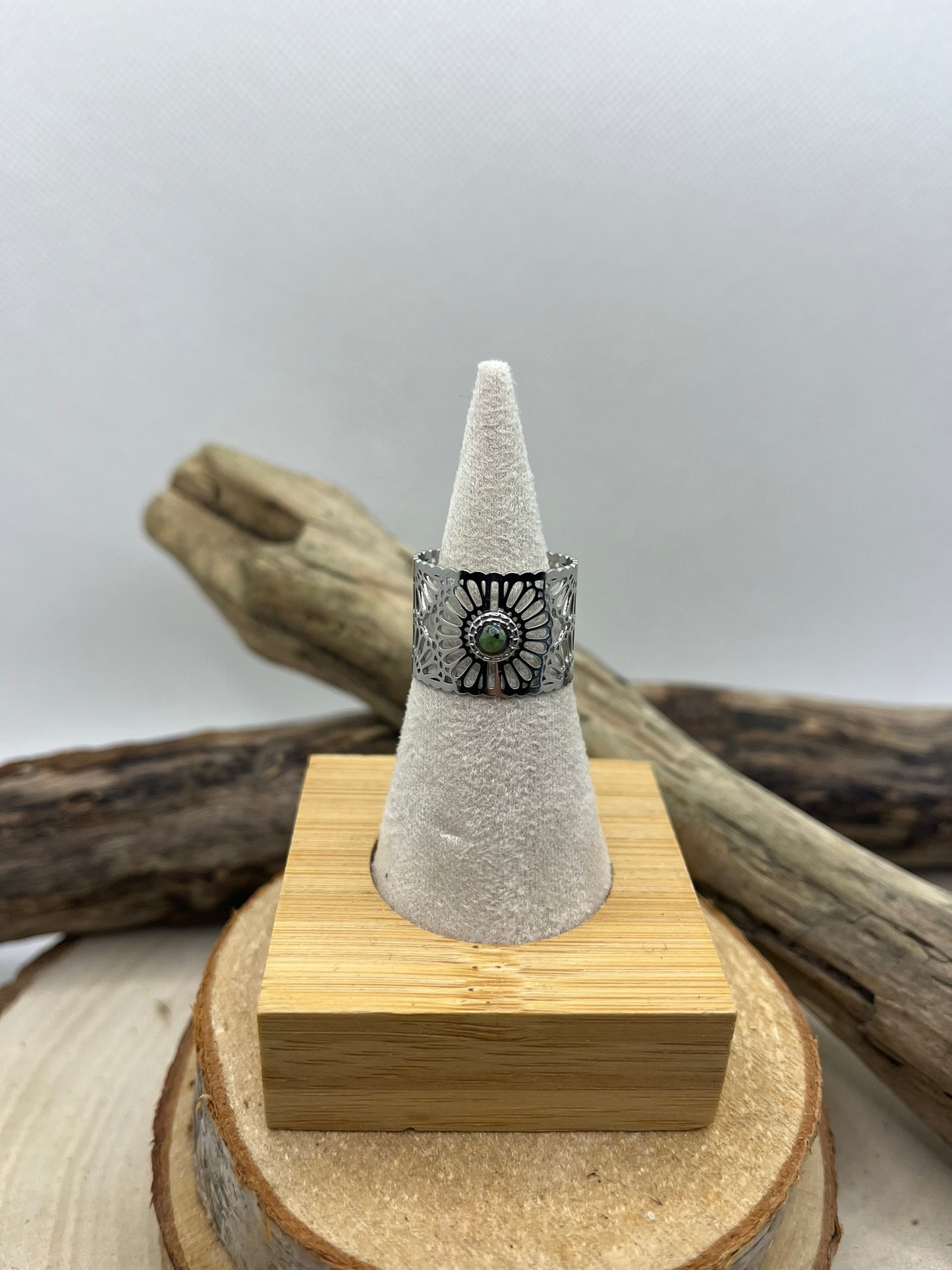 Bague large en Acier inoxydable ajustable mode et sa petite perles verte - Argenté